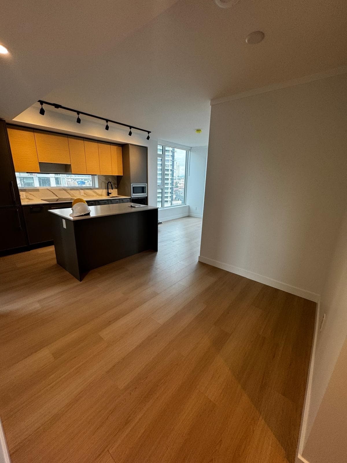 704 - 13725 George Junction, Surrey, V6E 2Y3 — photo 4