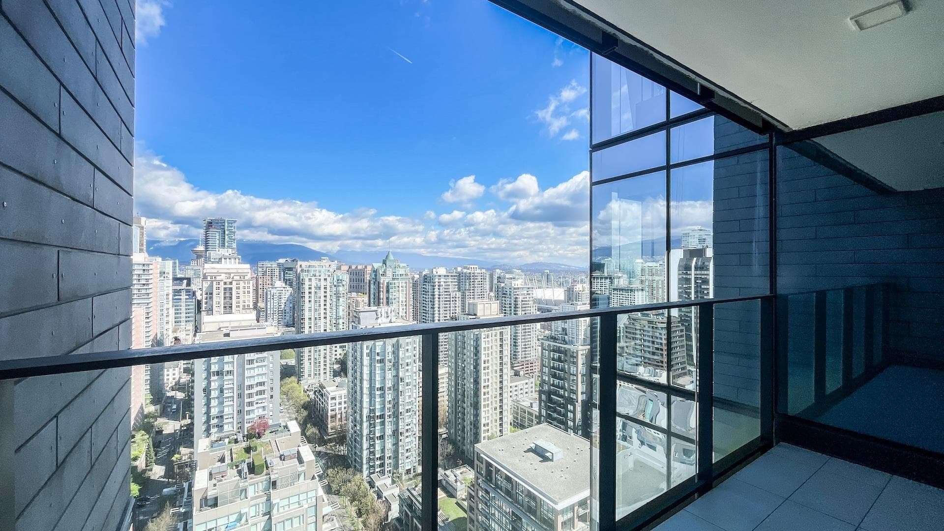 3202 - 1111 Richards Street, Vancouver, V6B 3E1 — photo 2