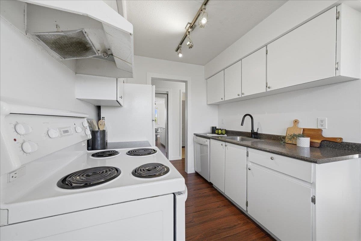 314 - 15238 100 Avenue, Surrey, V3R 7T9 — photo 2