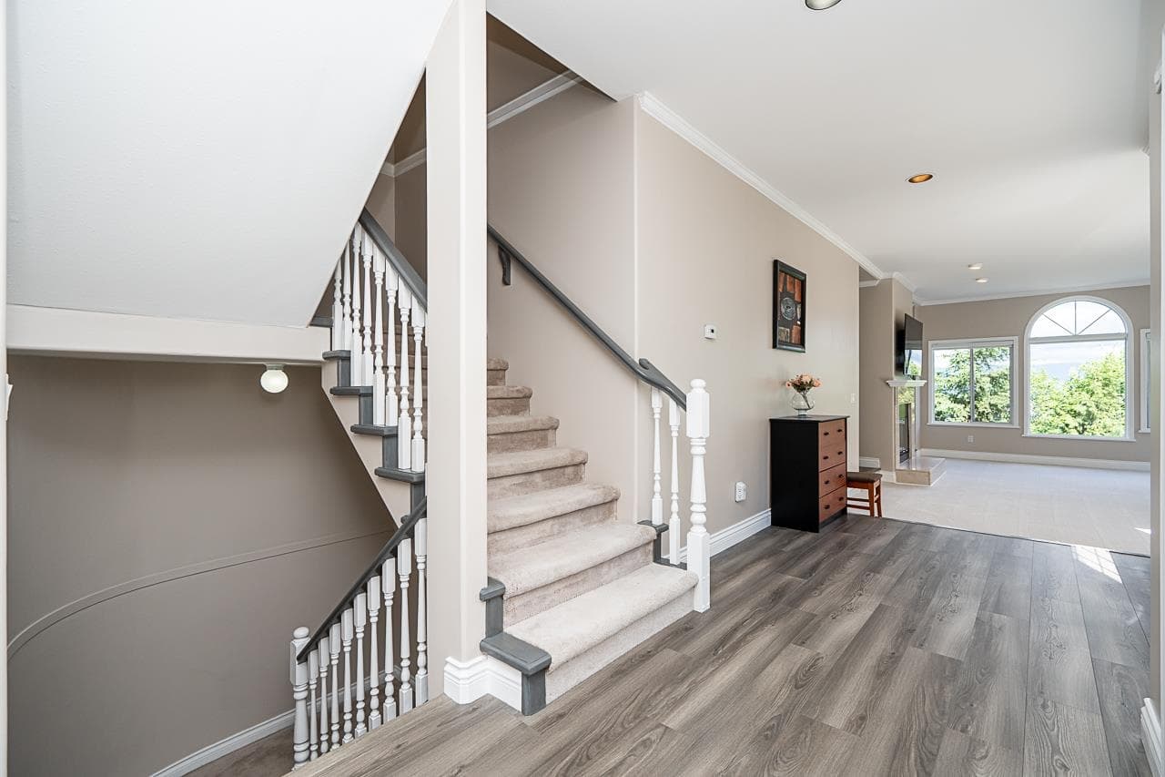 2775 Nadina Drive, Coquitlam, V3C 6A5 — photo 4