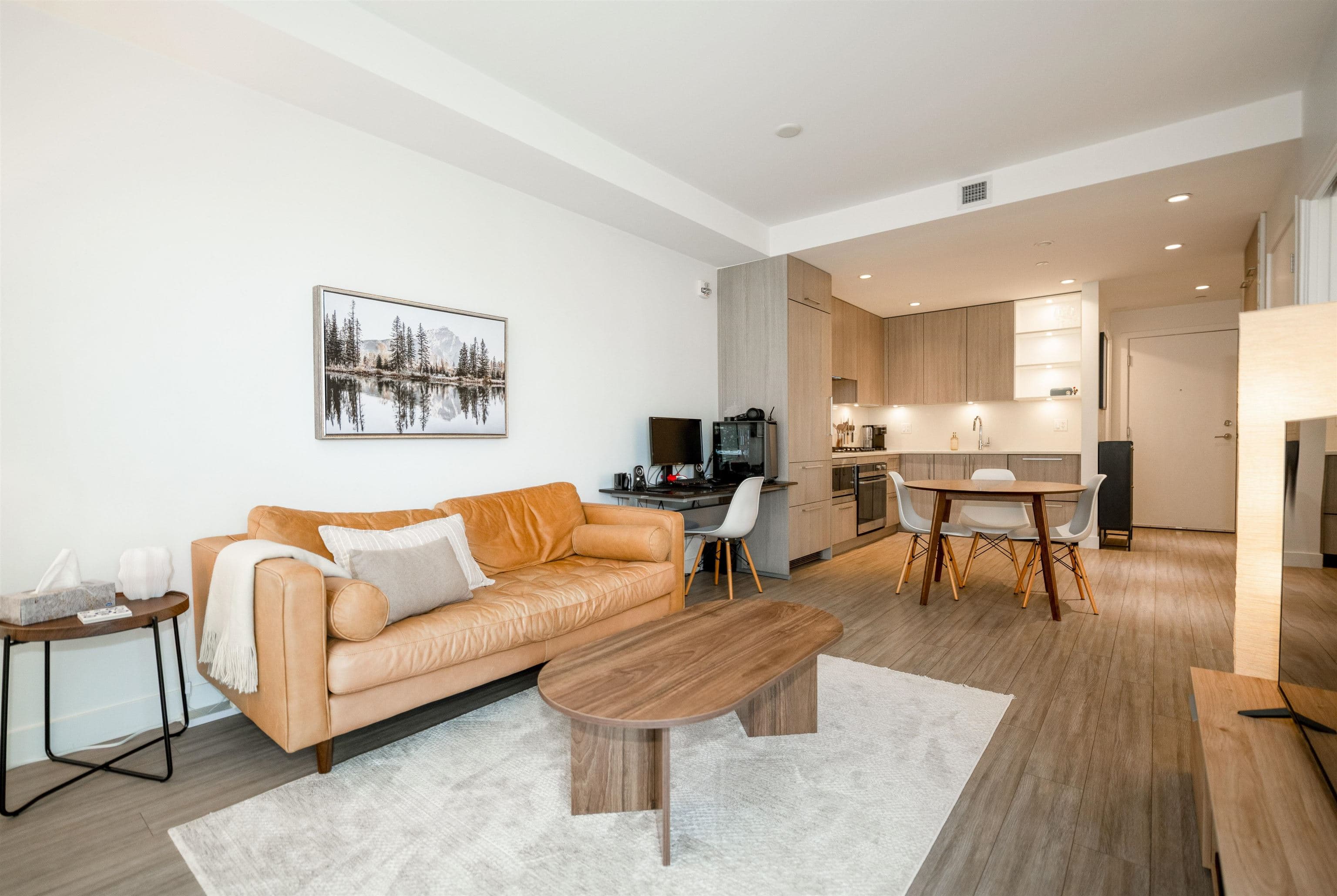 214 - 707 3rd Street East, North Vancouver, V7L 1G8 — photo 2