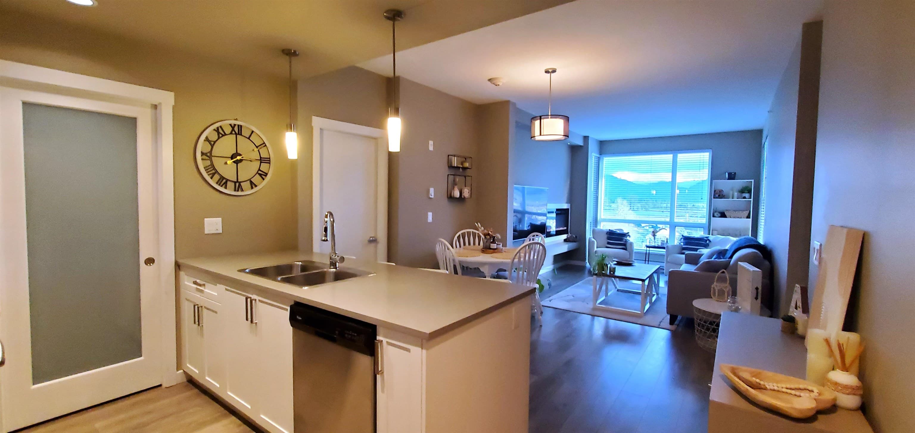 409 - 2242 Whatcom Road, Abbotsford, V3G 0G3 — photo 2