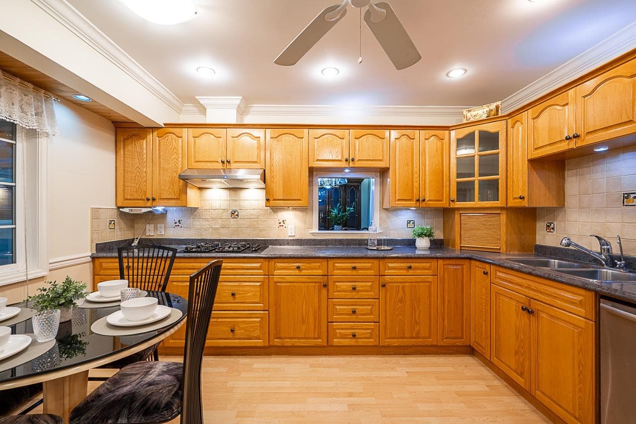 9762 116 Street, Surrey, V3V 3Z9 — photo 4