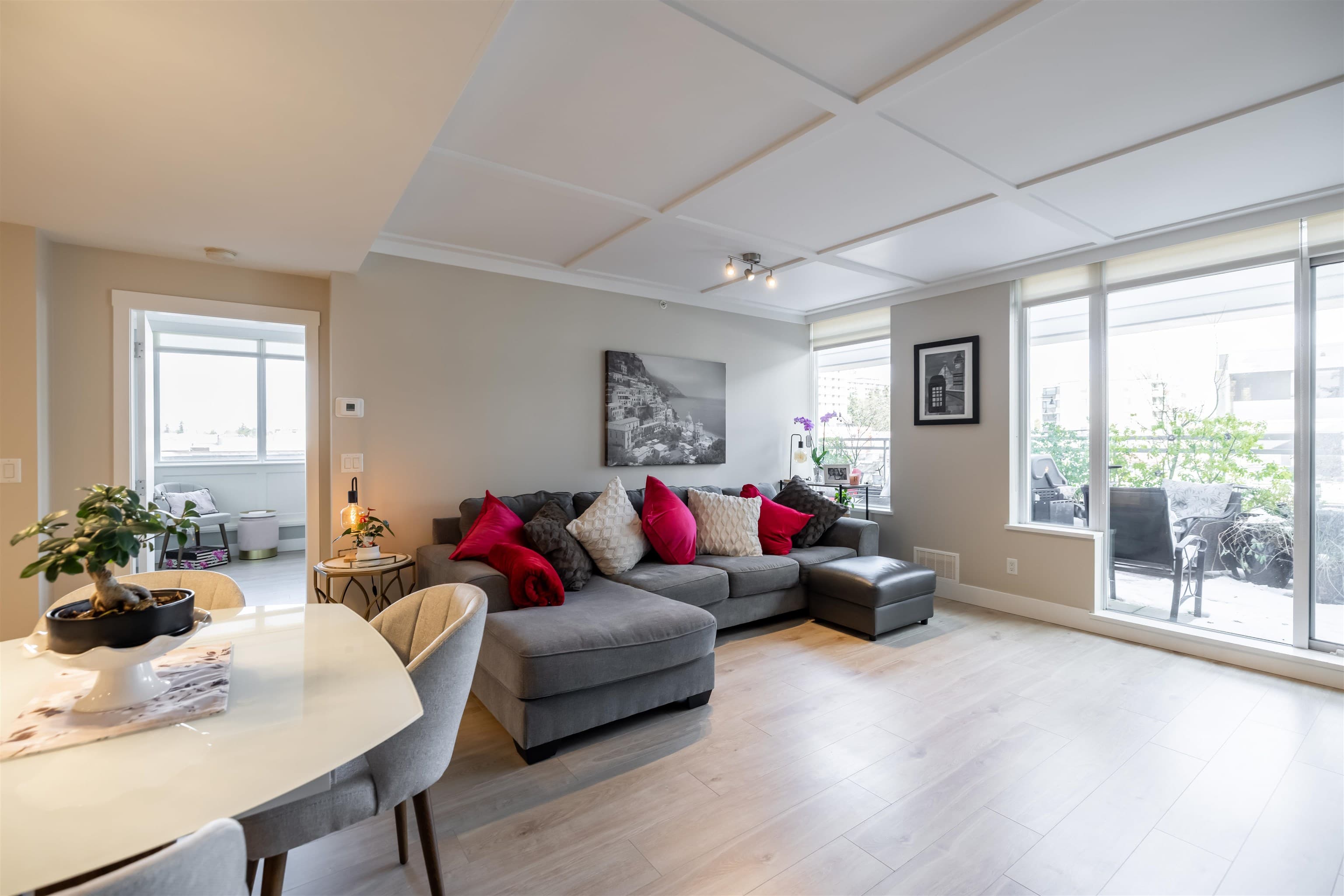 204 - 15152 Russell Avenue, White Rock, V4B 0A3 — photo 5