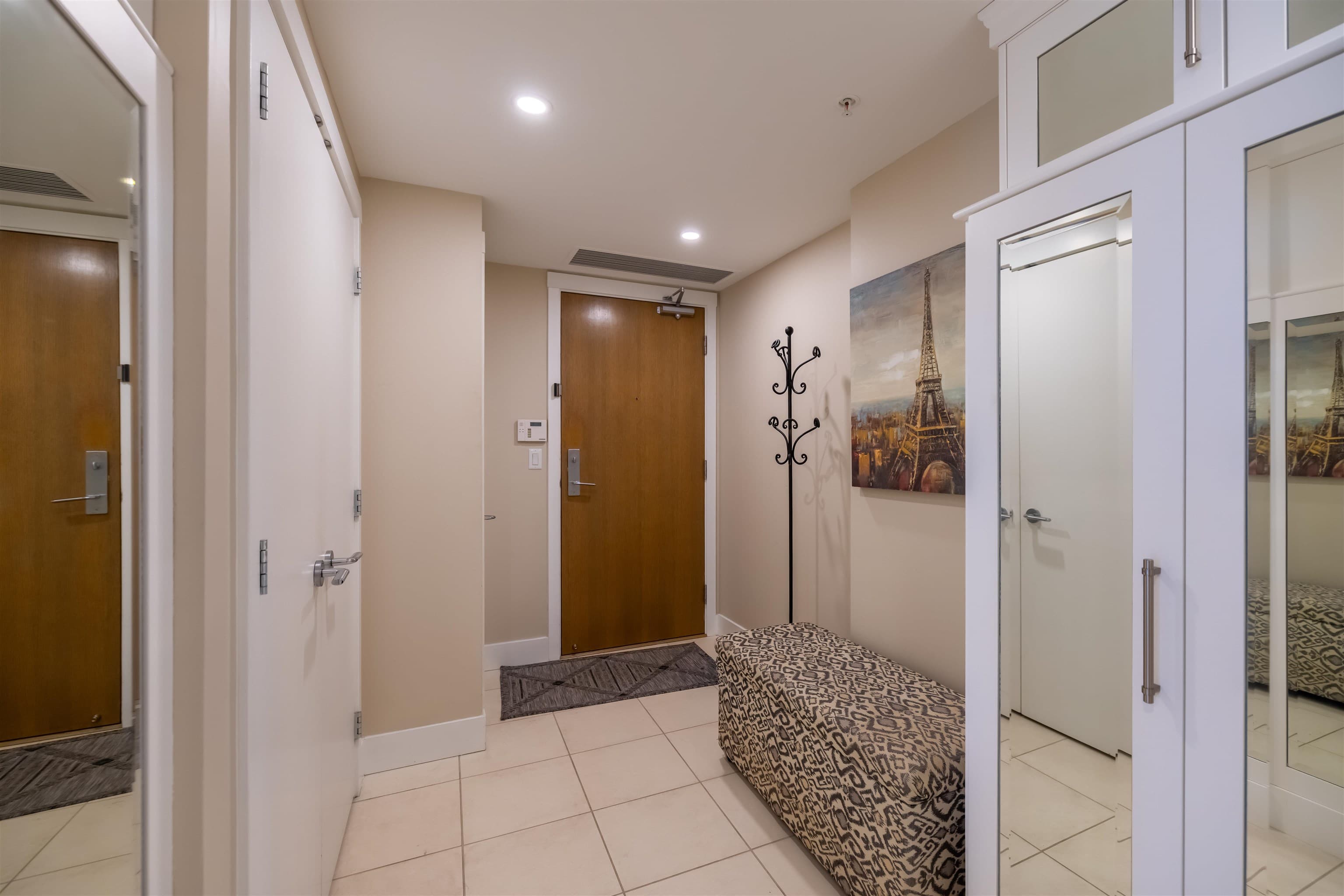204 - 15152 Russell Avenue, White Rock, V4B 0A3 — photo 4