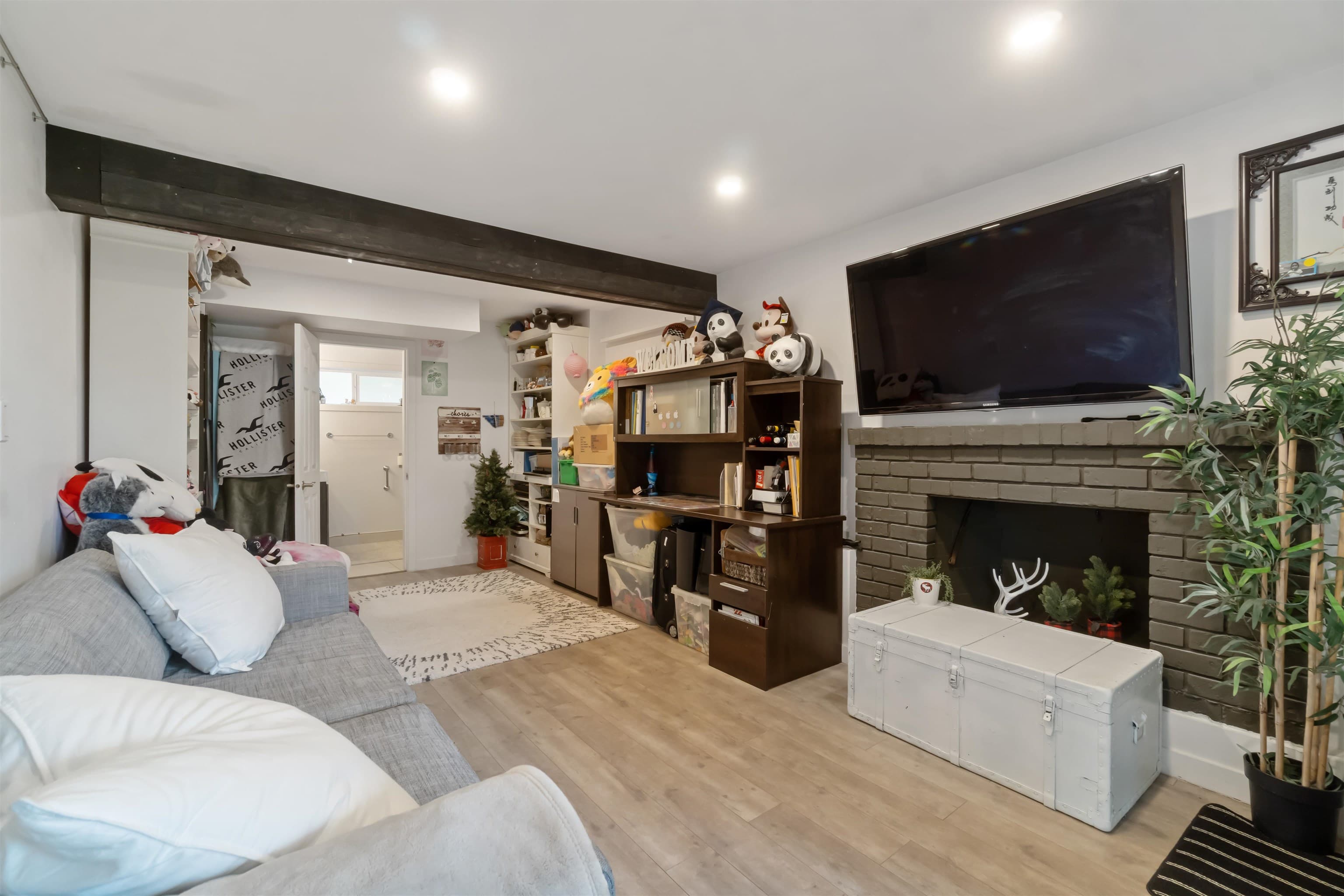 309 Gloucester Court, Coquitlam, V3K 5S6 — photo 3