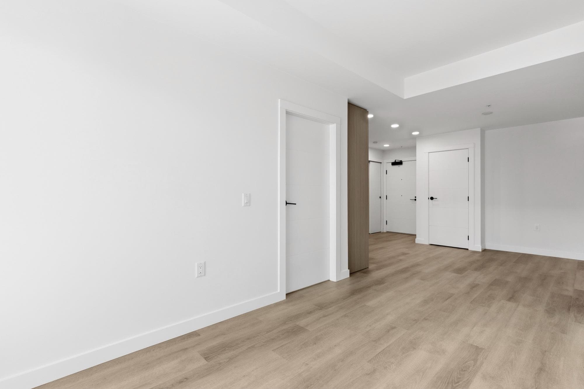 403 - 2268 E Broadway, Vancouver, V5N 0L2 — photo 4