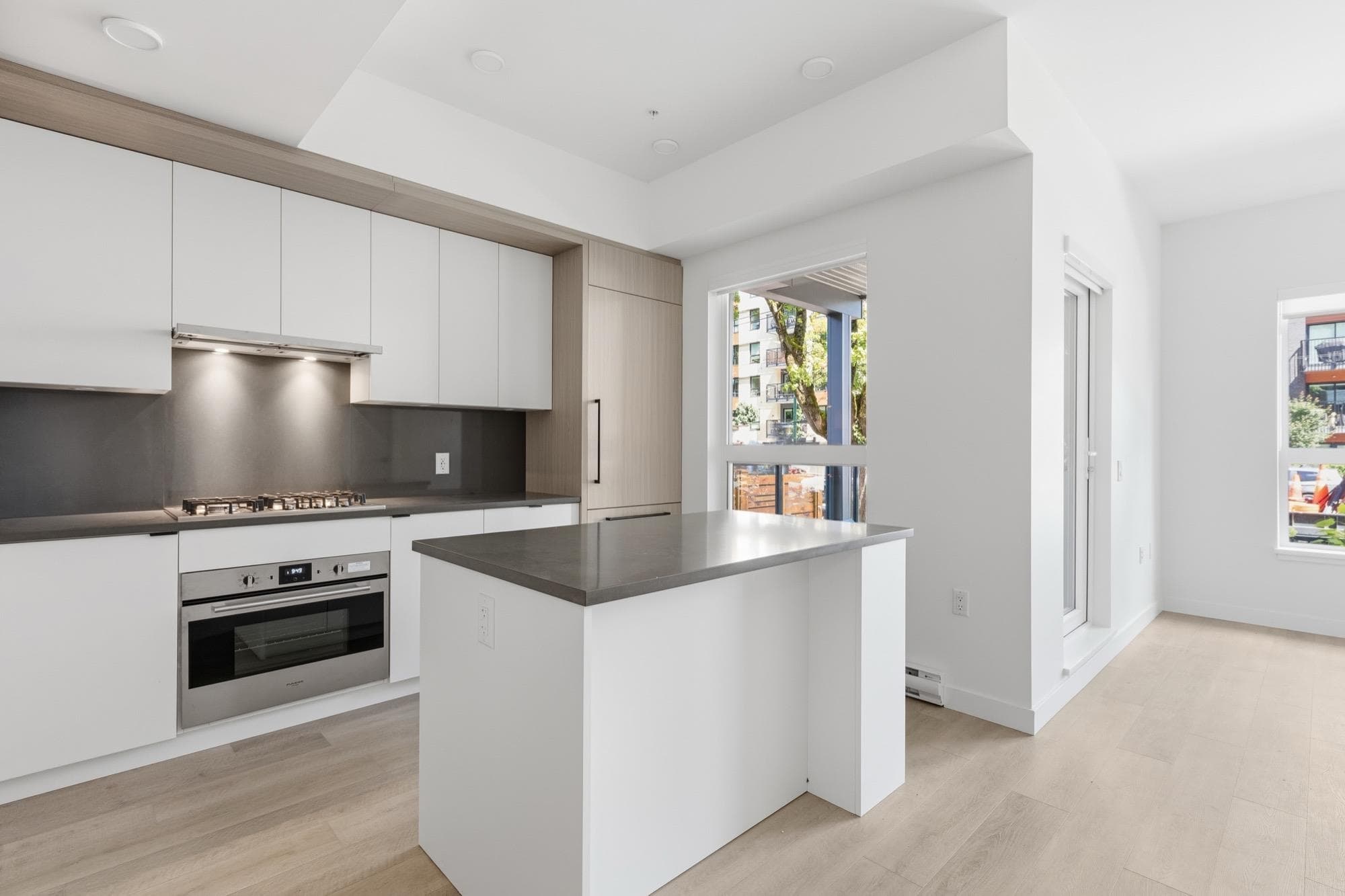 102 - 2268 E Broadway, Vancouver, V5N 0L2 — photo 3