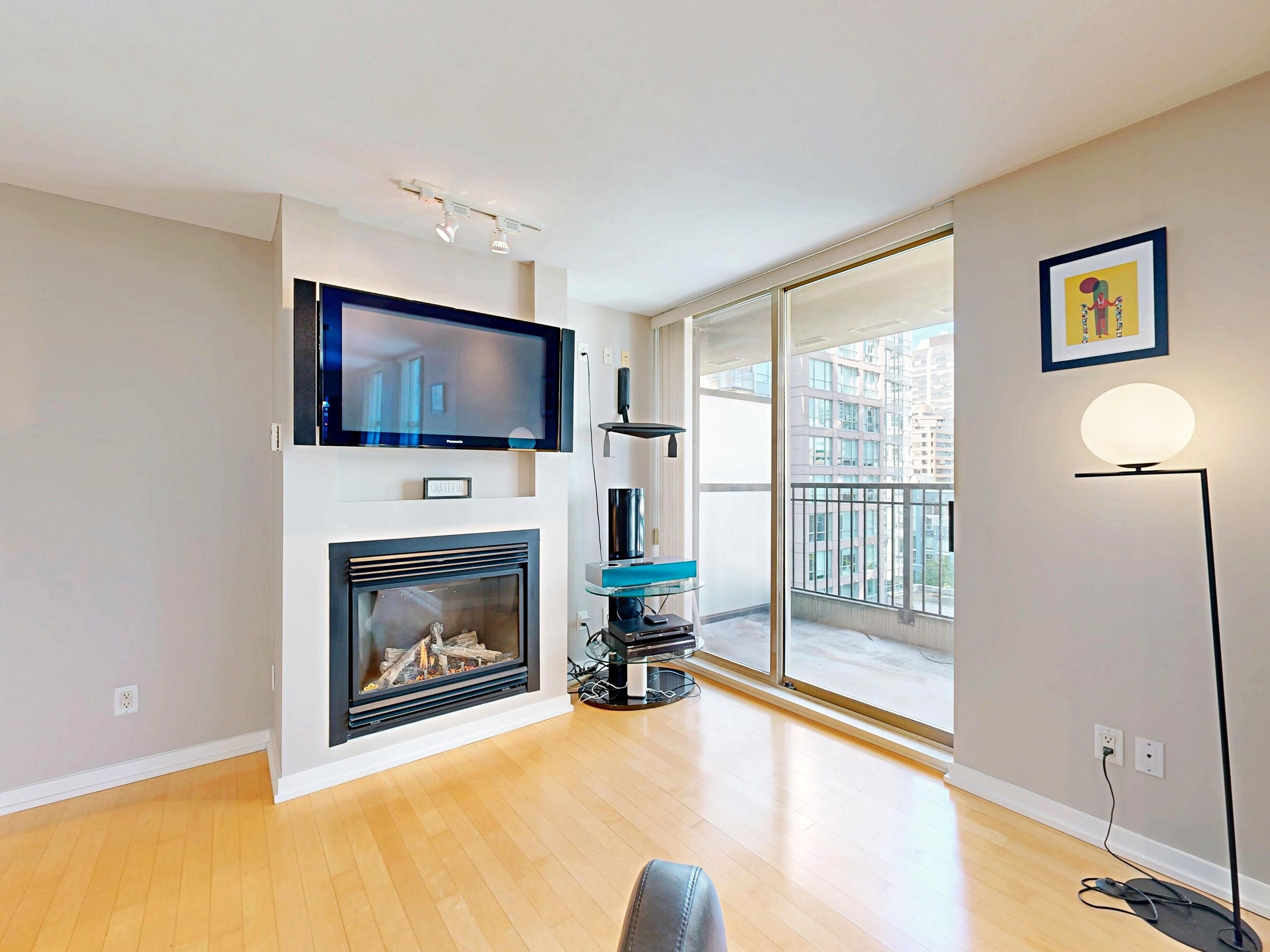 1003 - 969 Richards Street, Vancouver, V6B 1A8 — photo 2
