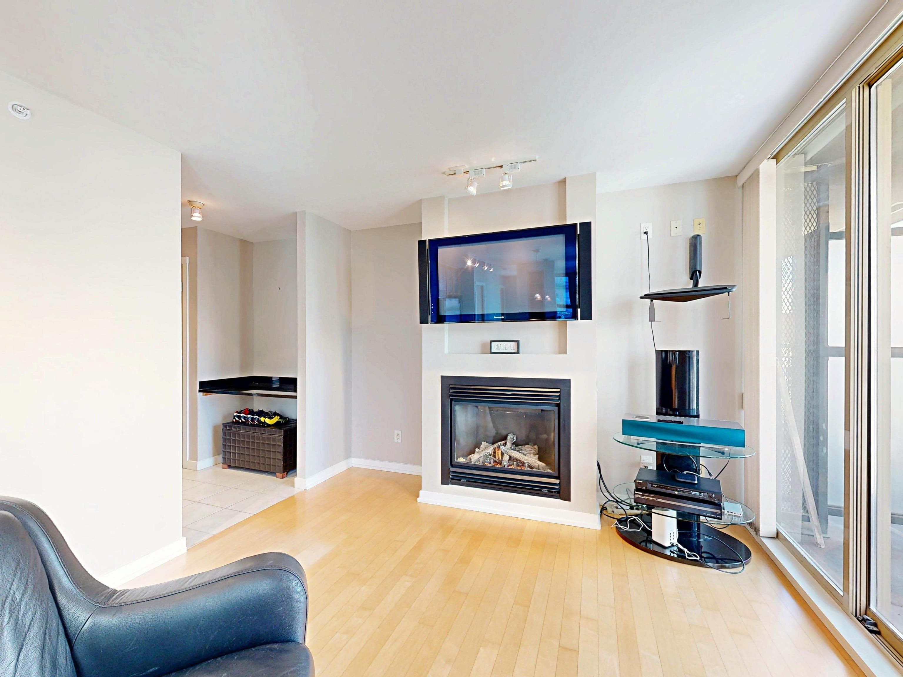 1003 - 969 Richards Street, Vancouver, V6B 1A8 — photo 3