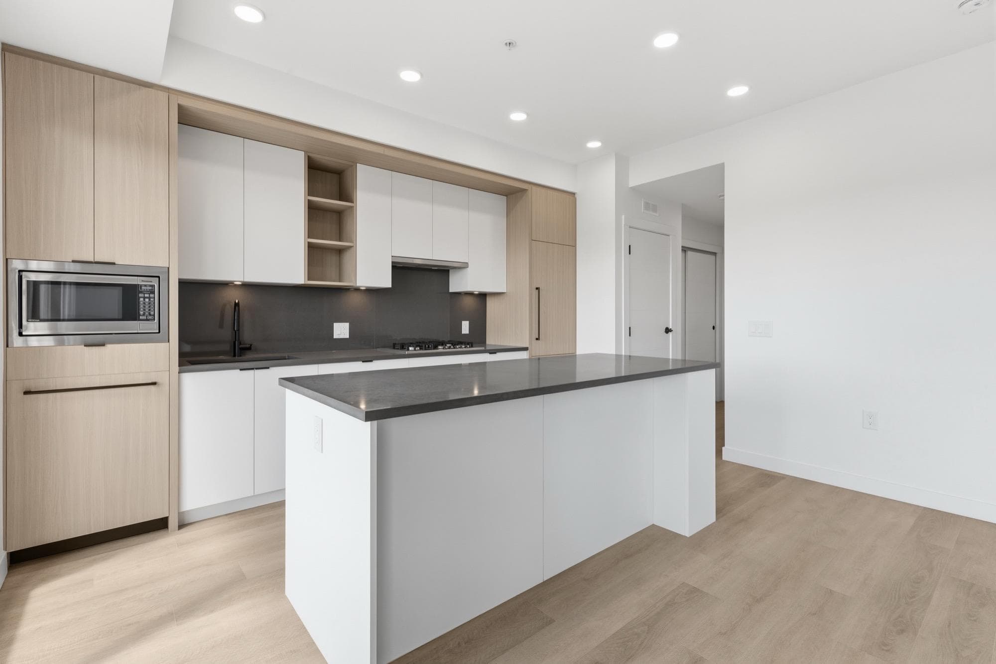 501 - 2268 E Broadway, Vancouver, V5N 0L2 — photo 3