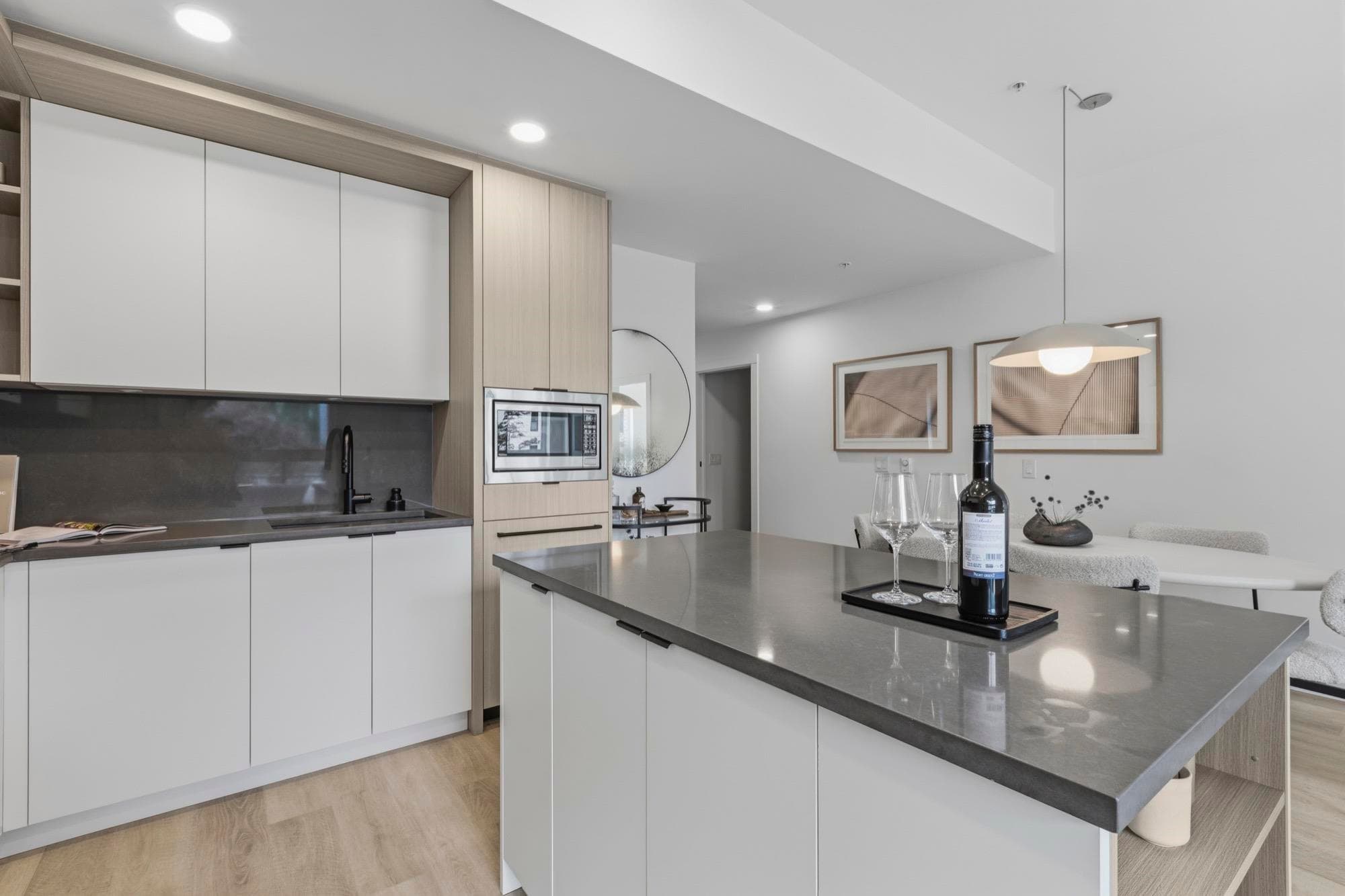 107 - 2268 E Broadway, Vancouver, V5N 0L2 — photo 3