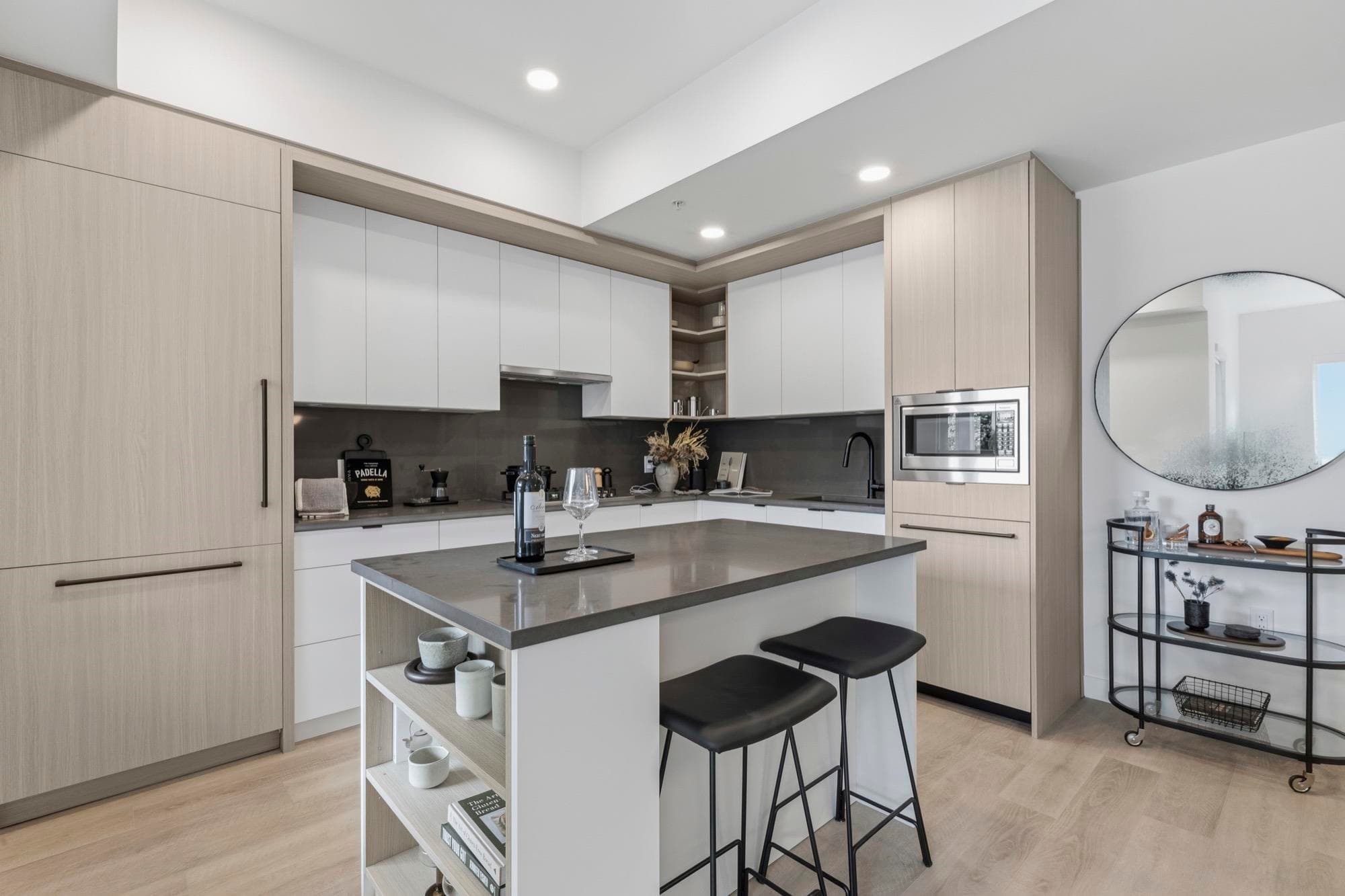 107 - 2268 E Broadway, Vancouver, V5N 0L2 — photo 1