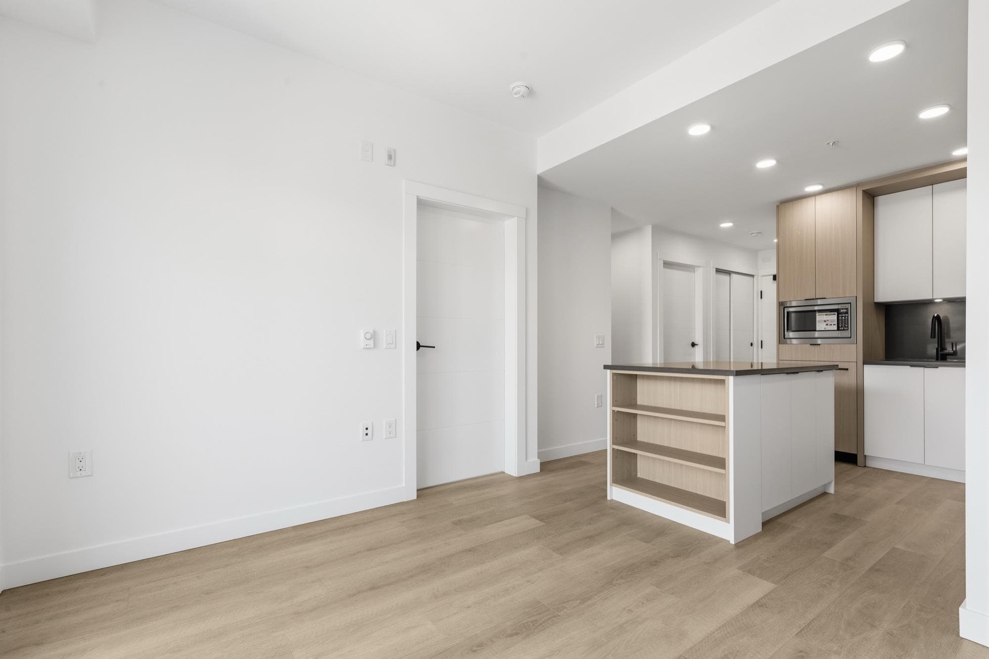 404 - 2268 E Broadway, Vancouver, V5N 0L2 — photo 5