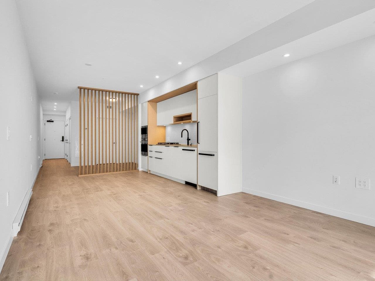 317 - 2520 Guelph Street, Vancouver, V5T 3P5 — photo 2