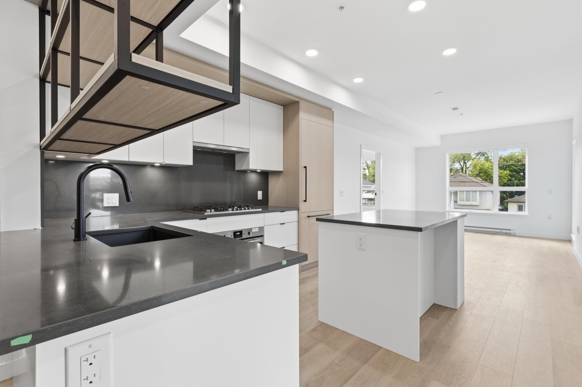 202 - 2268 E Broadway, Vancouver, V5N 0L2 — photo 4