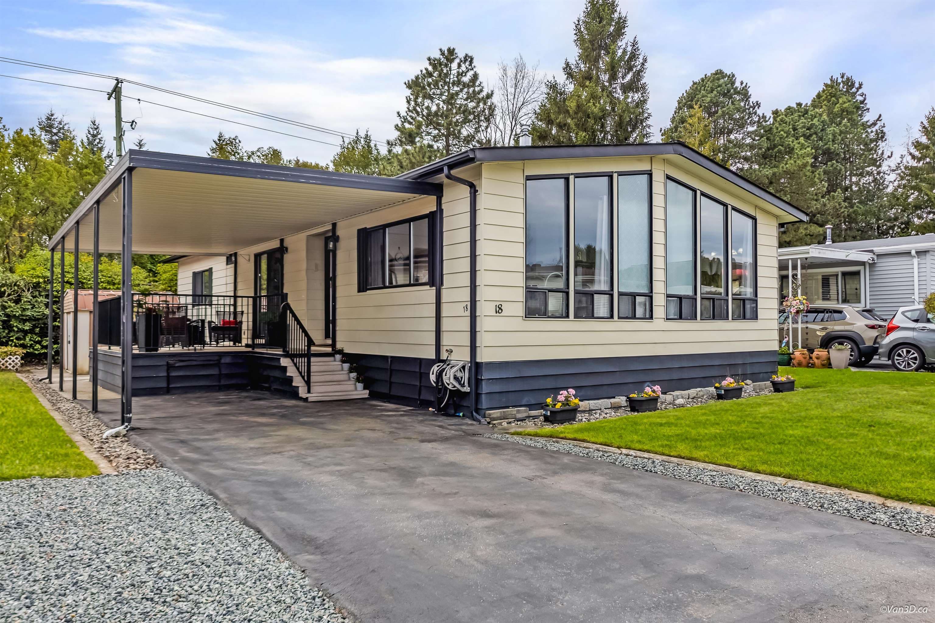 18 - 2120 King George Boulevard, Surrey, V4A 6Y8 — photo 1