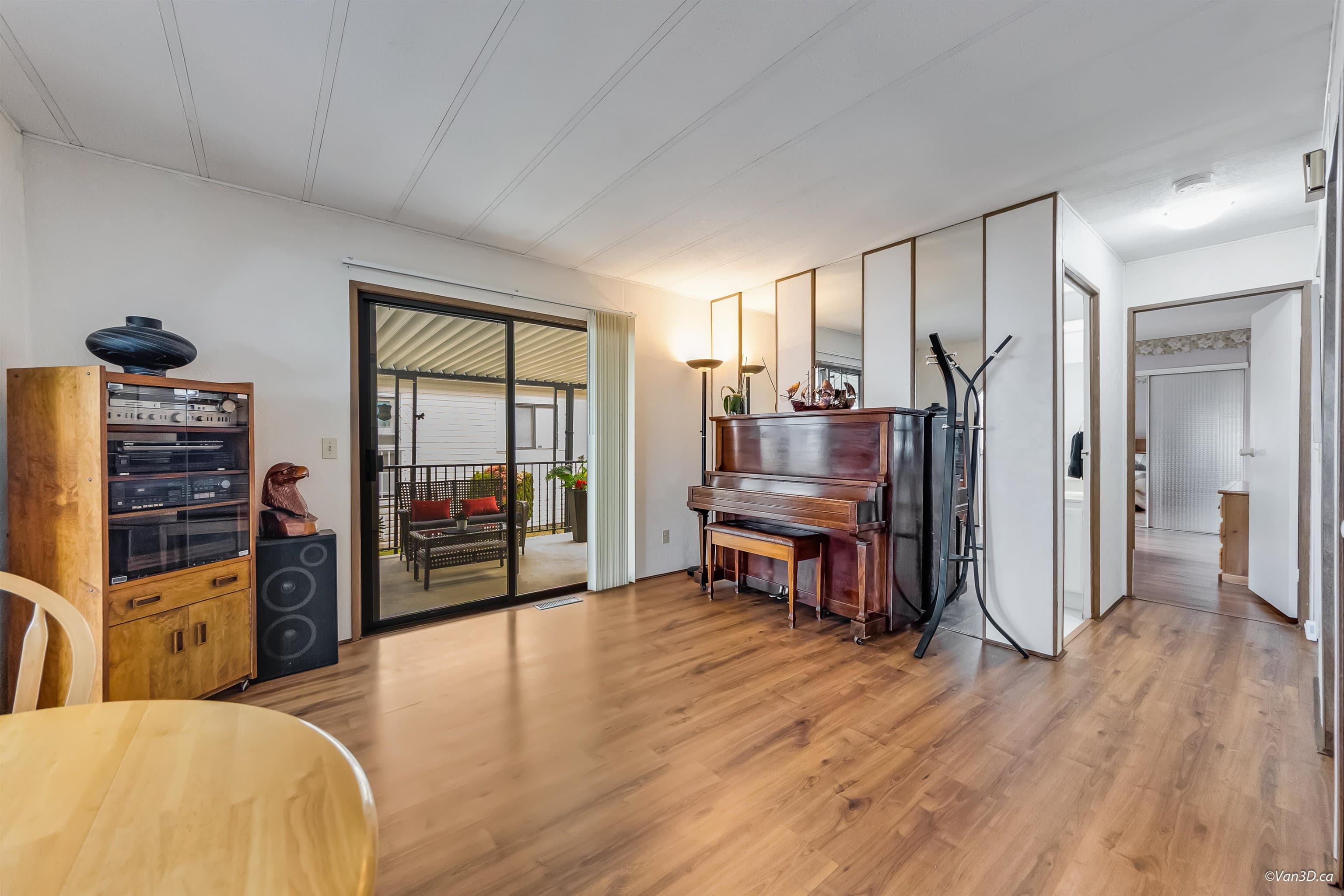 18 - 2120 King George Boulevard, Surrey, V4A 6Y8 — photo 5