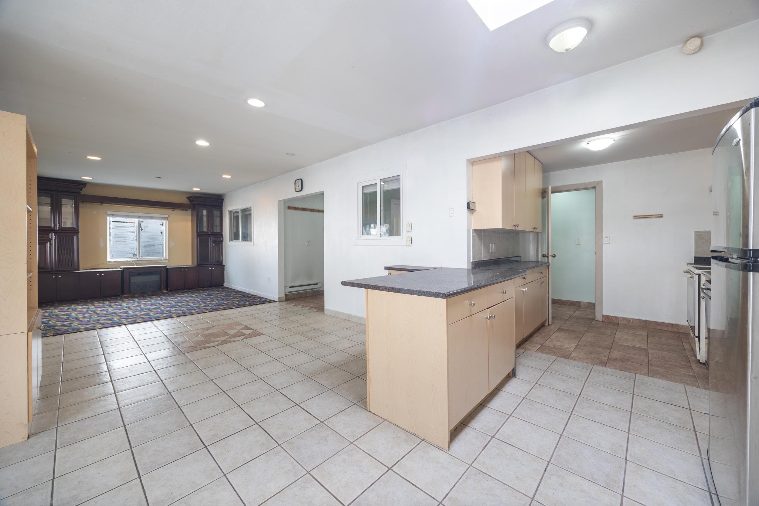 12710 113b Avenue, Surrey, V3V 3N1 — photo 2