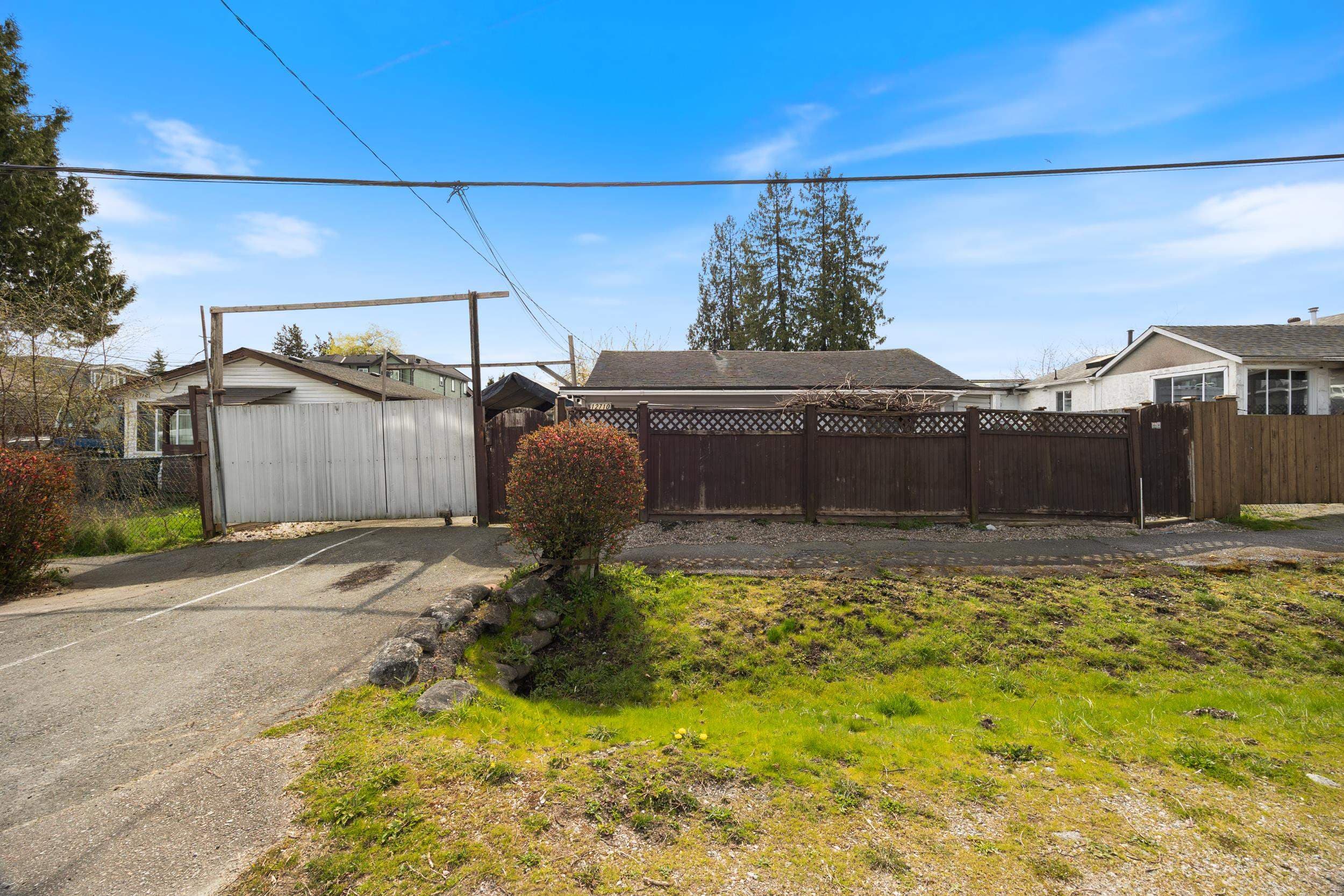 12710 113b Avenue, Surrey, V3V 3N1 — photo 3