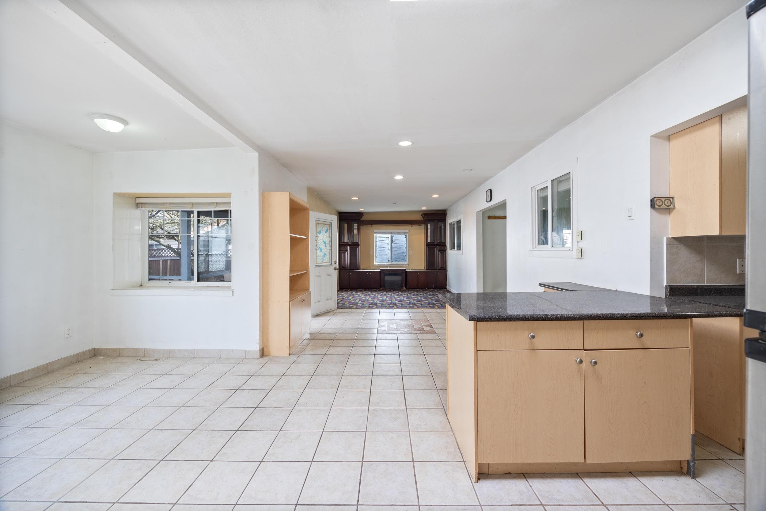12710 113b Avenue, Surrey, V3V 3N1 — photo 1
