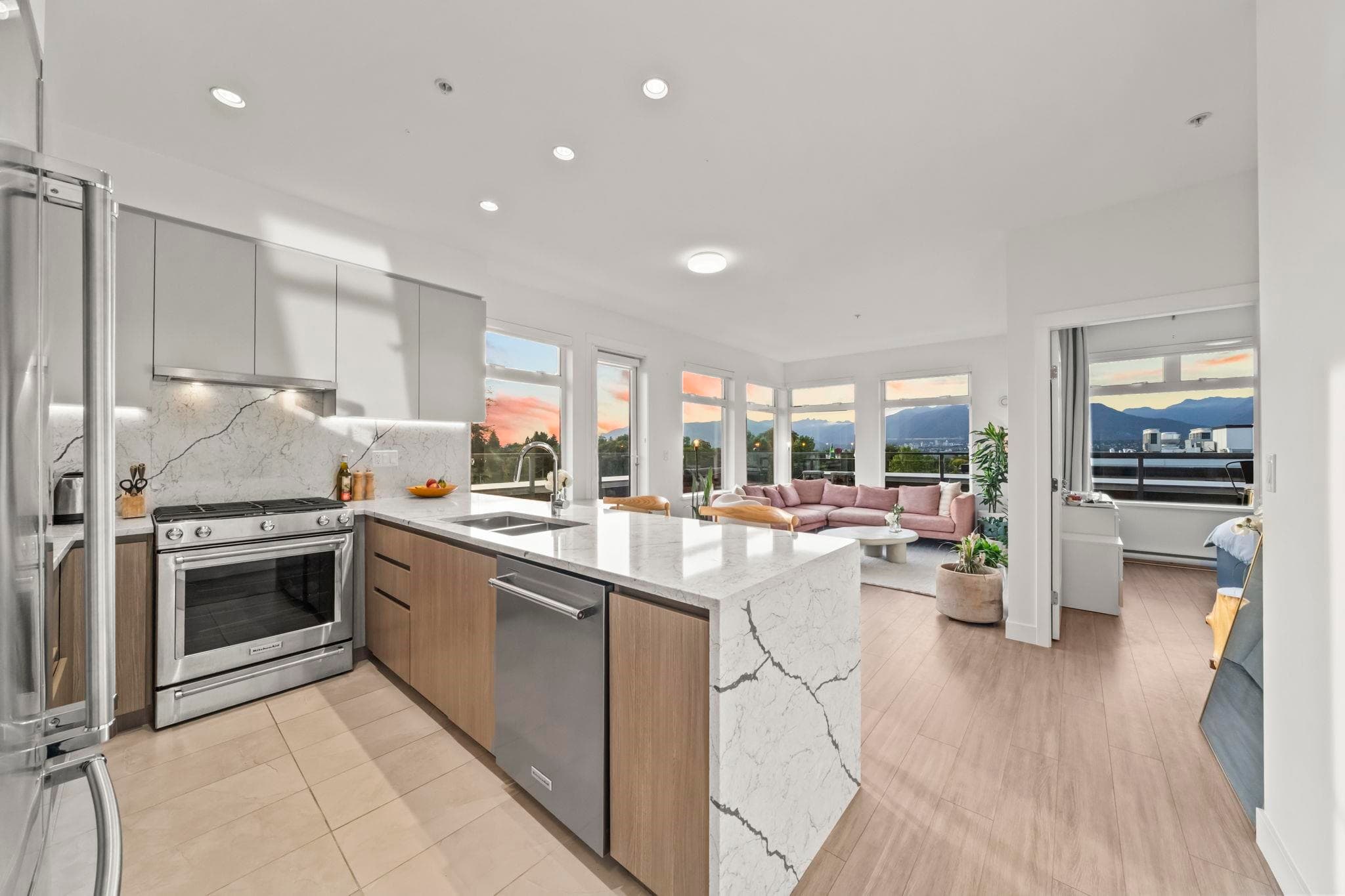 408 - 2408 Grant Street, Vancouver, V5K 3G4 — photo 1
