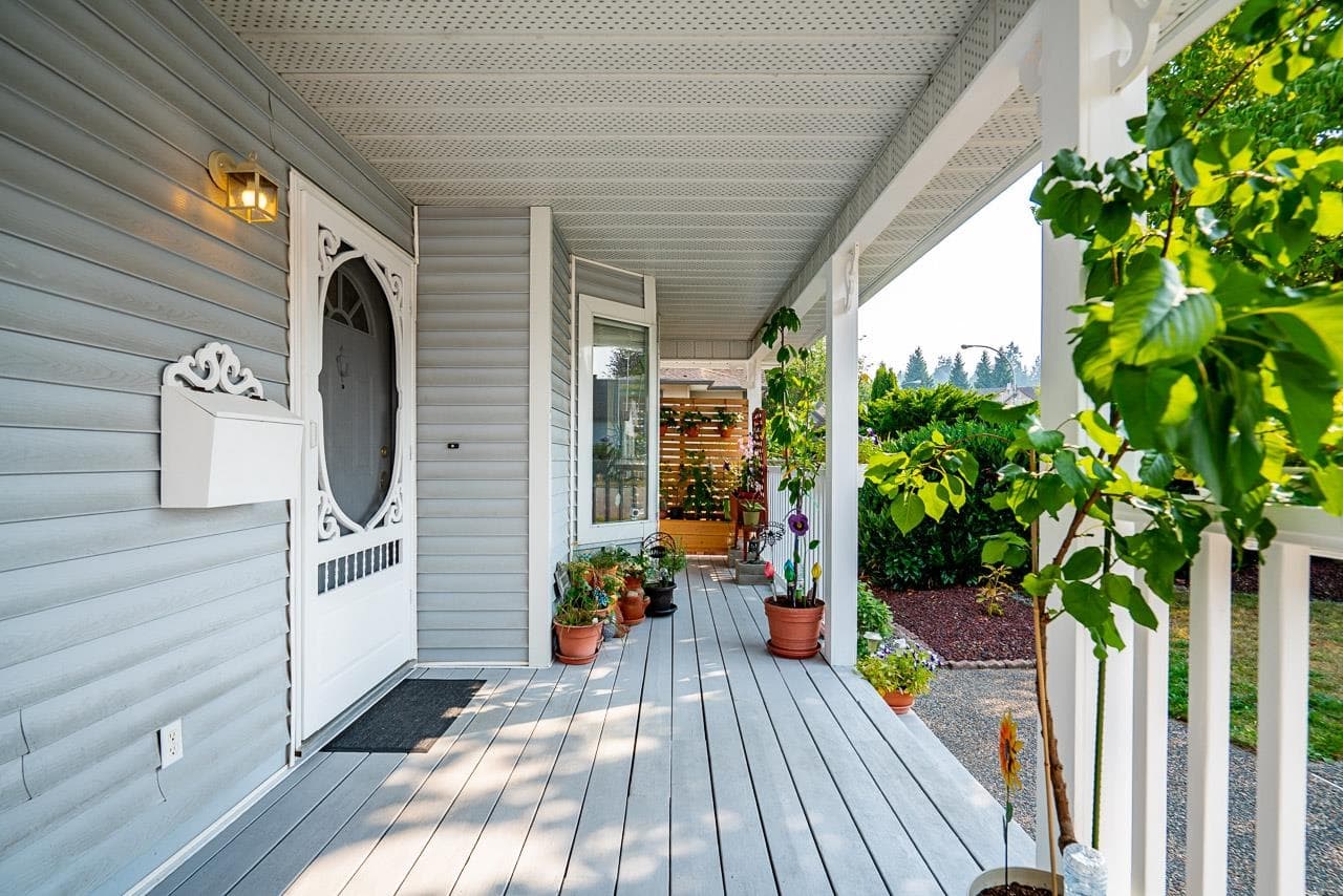 6304 135a Street, Surrey, V3X 1J7 — photo 3