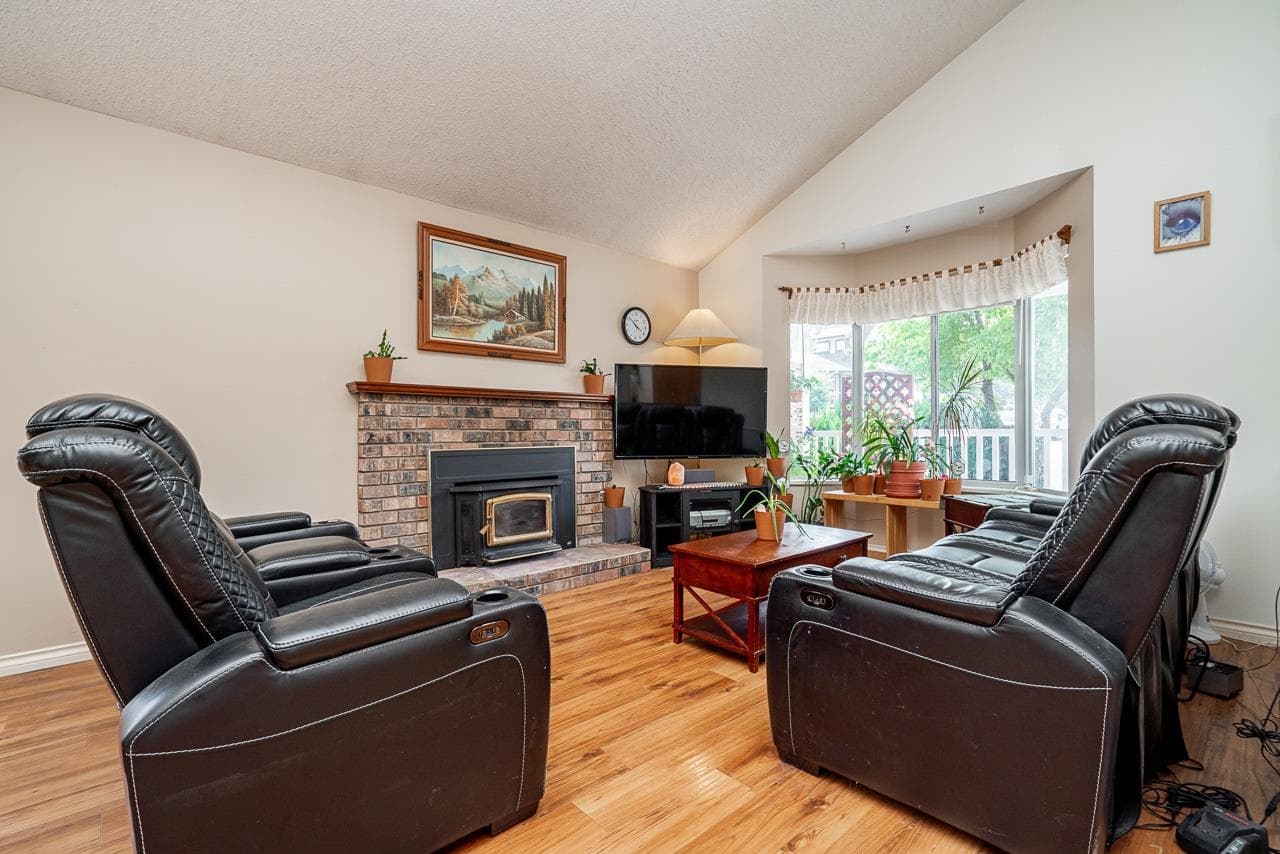 6304 135a Street, Surrey, V3X 1J7 — photo 4