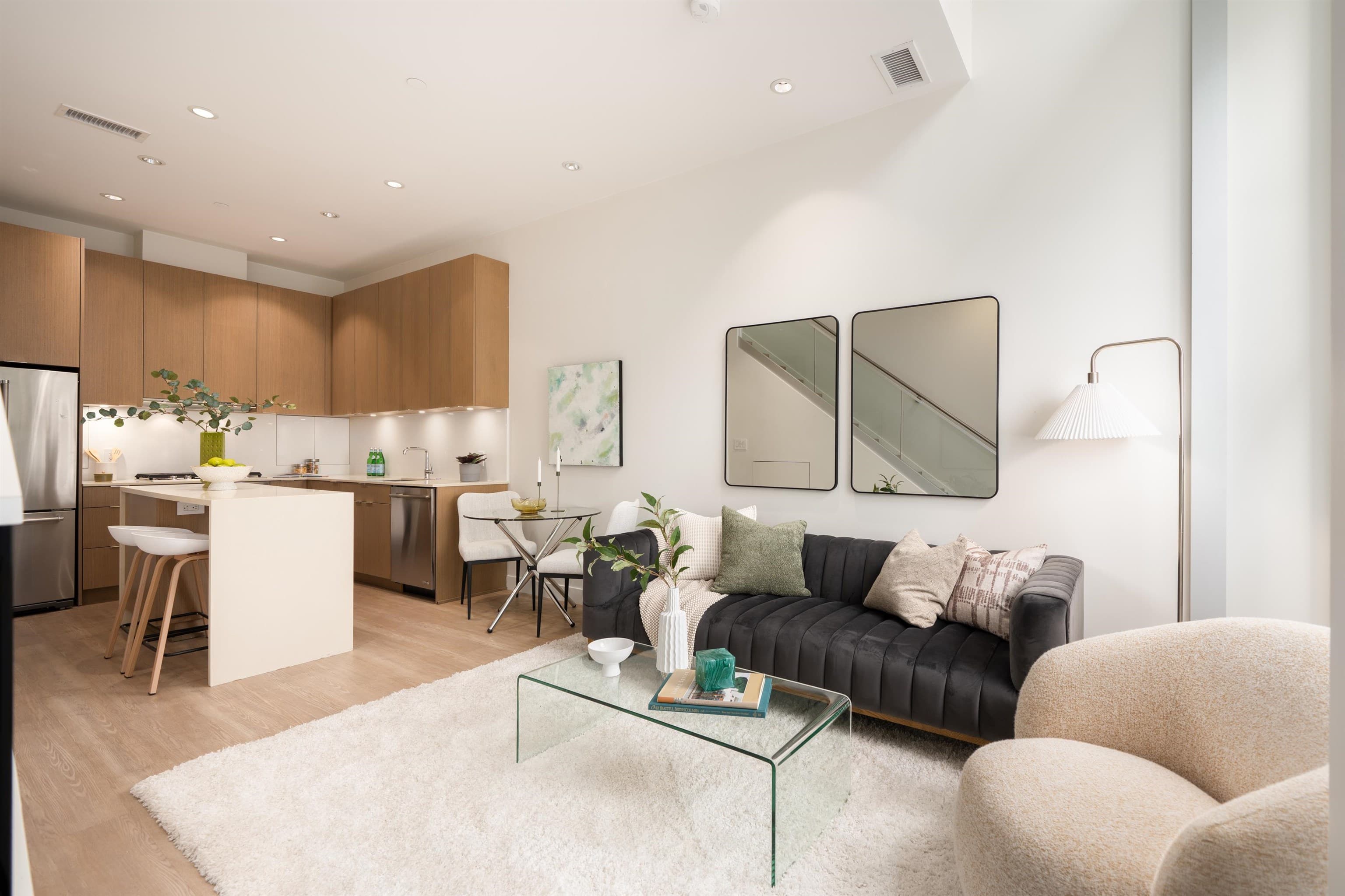 149 E 1st Avenue, Vancouver, V6A 0E8 — photo 1