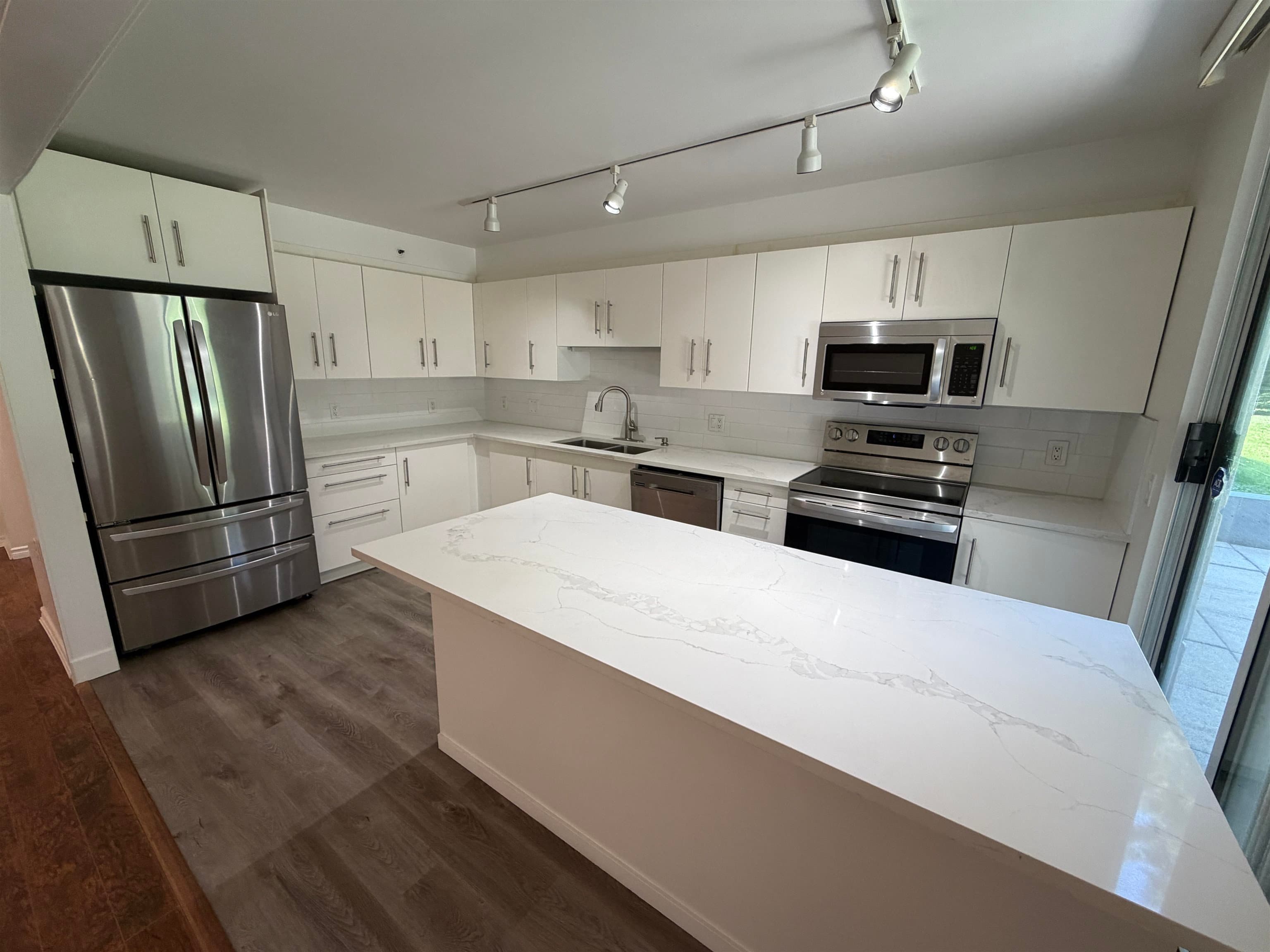 104 - 555 Austin Avenue, Coquitlam, V3K 6R8 — photo 3