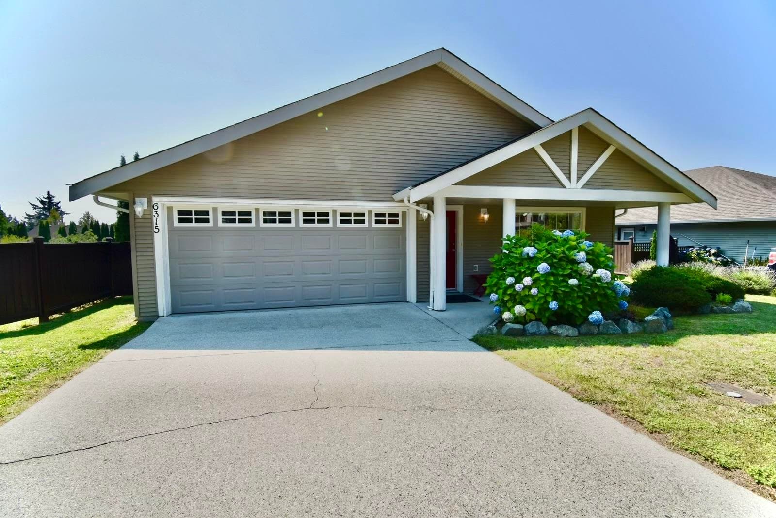 6315 Tower Road, Sechelt, V7Z 0T7 — photo 1