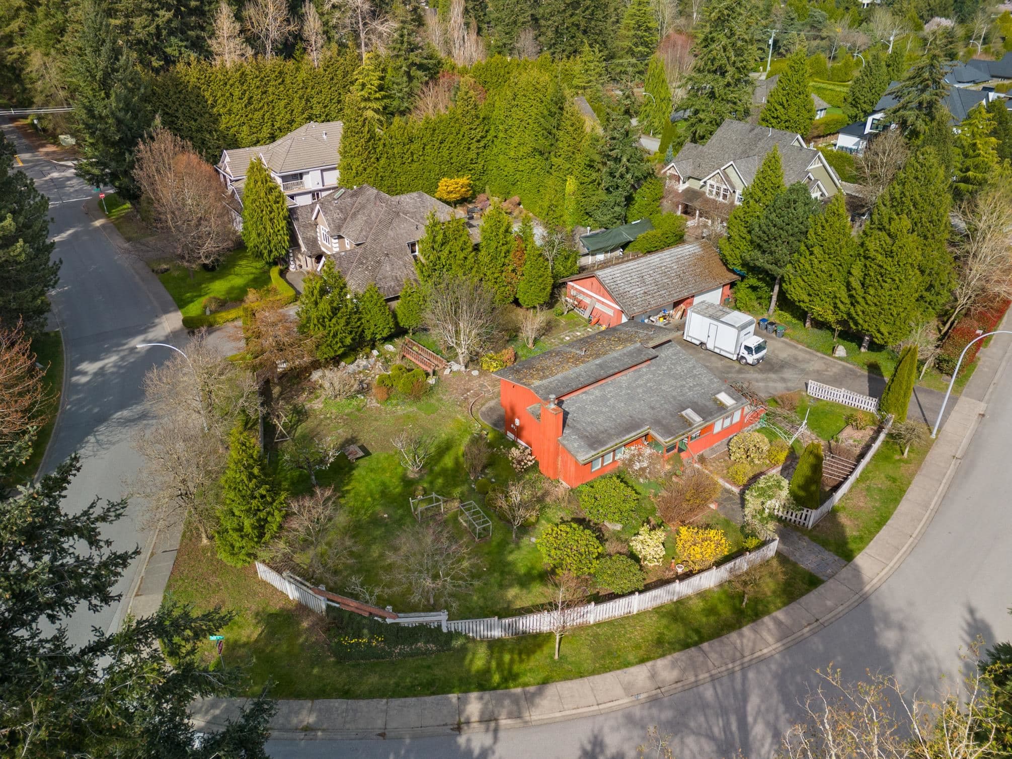 13201 23a Avenue, Surrey, V4A 9W5 — photo 1