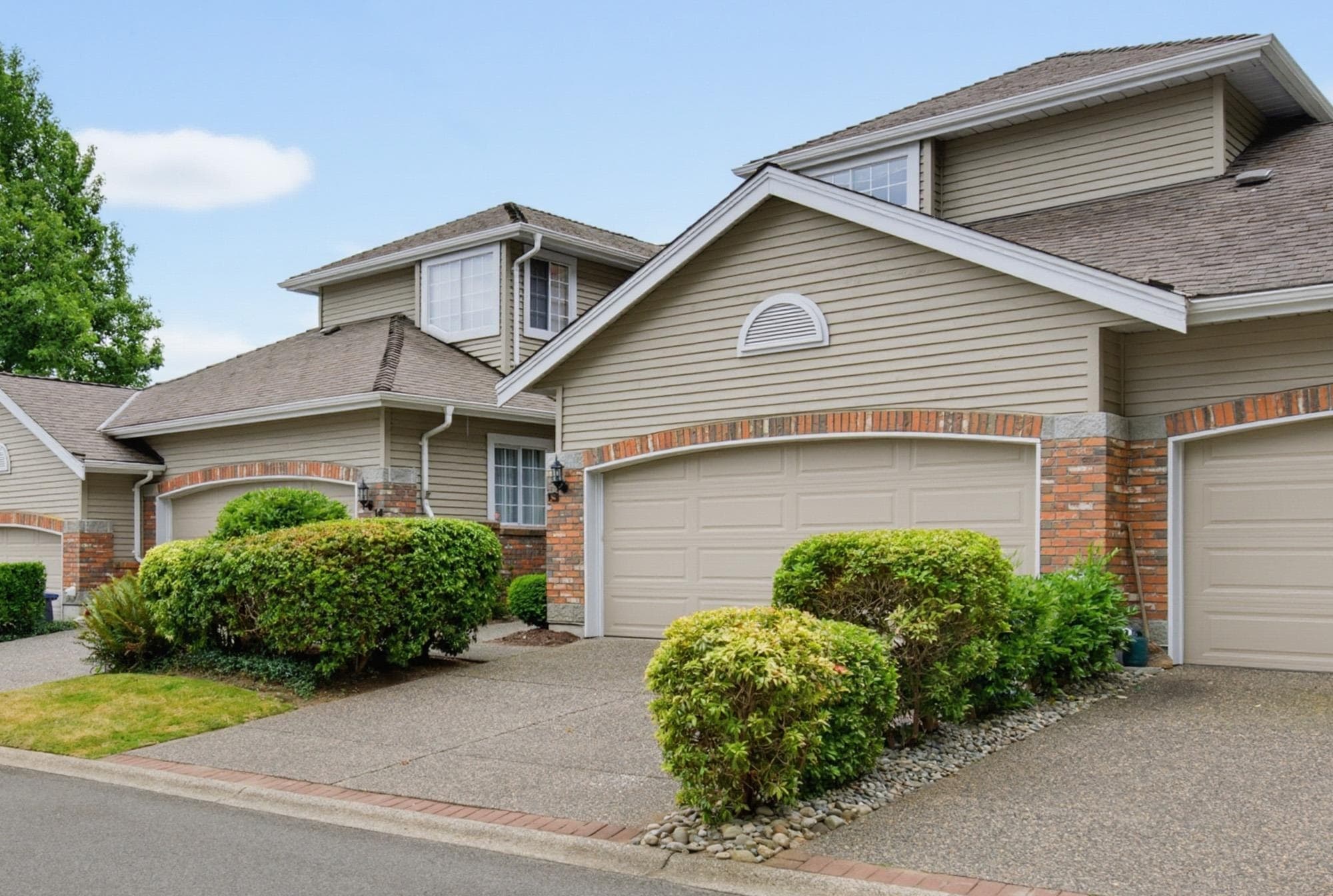 13 - 2688 150 Street, Surrey, V4P 1P1 — photo 1