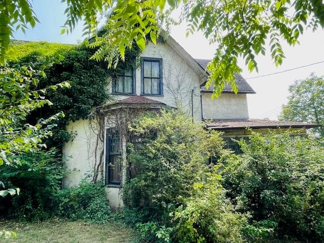 239 Fourth Street, New Westminster, V3L 2T9 — photo 2