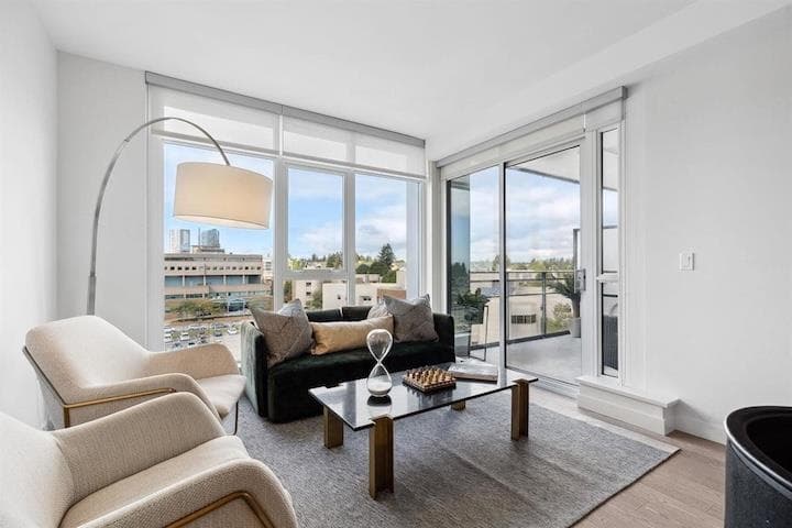 711 - 1526 Finlay Street, White Rock, V4B 4L9 — photo 2