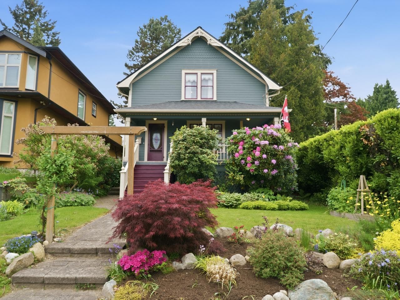 624 Colborne Street, New Westminster, V3L 2C9 — photo 2