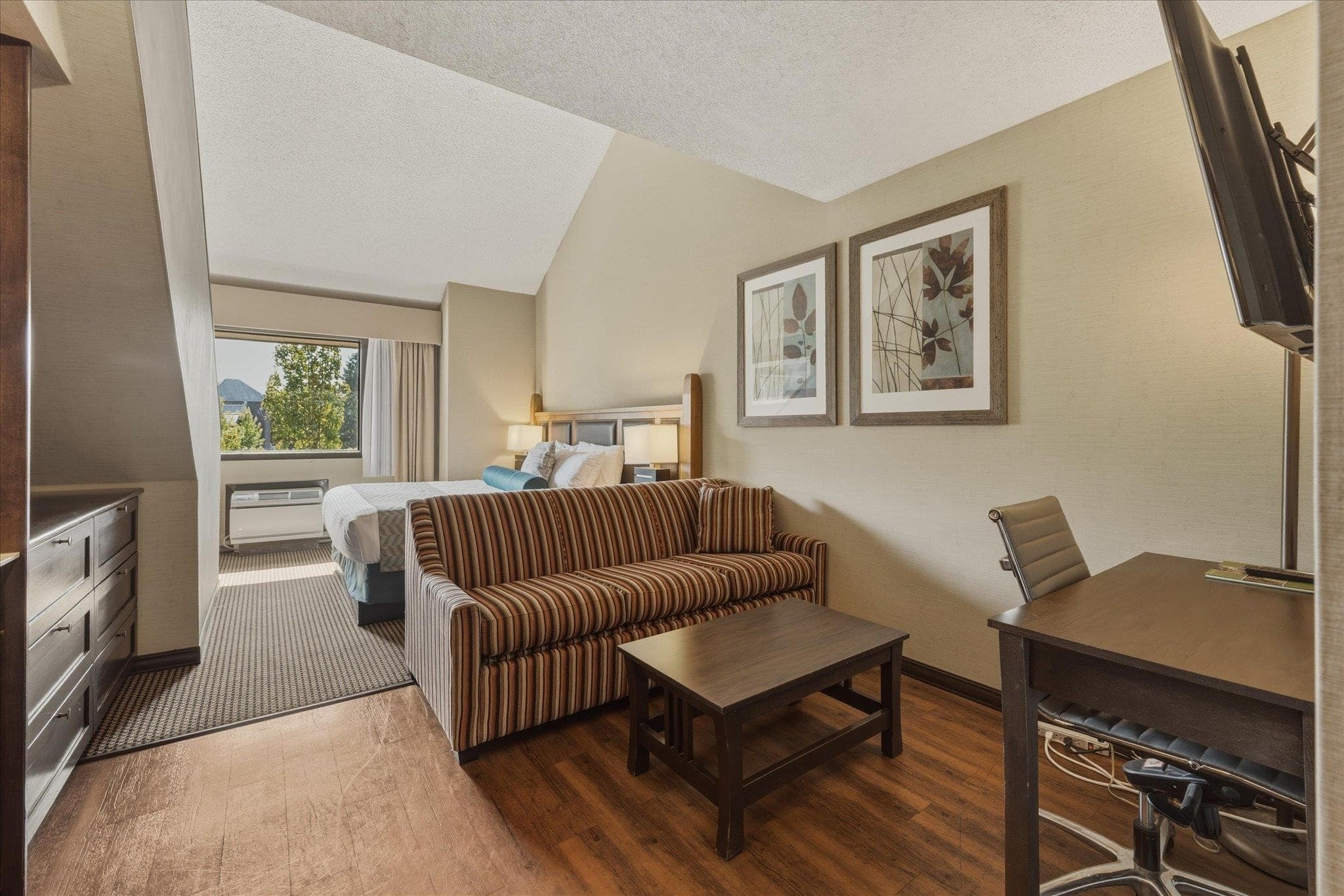 216 - 4220 Gateway Drive, Whistler, V8E 0Z7 — photo 3