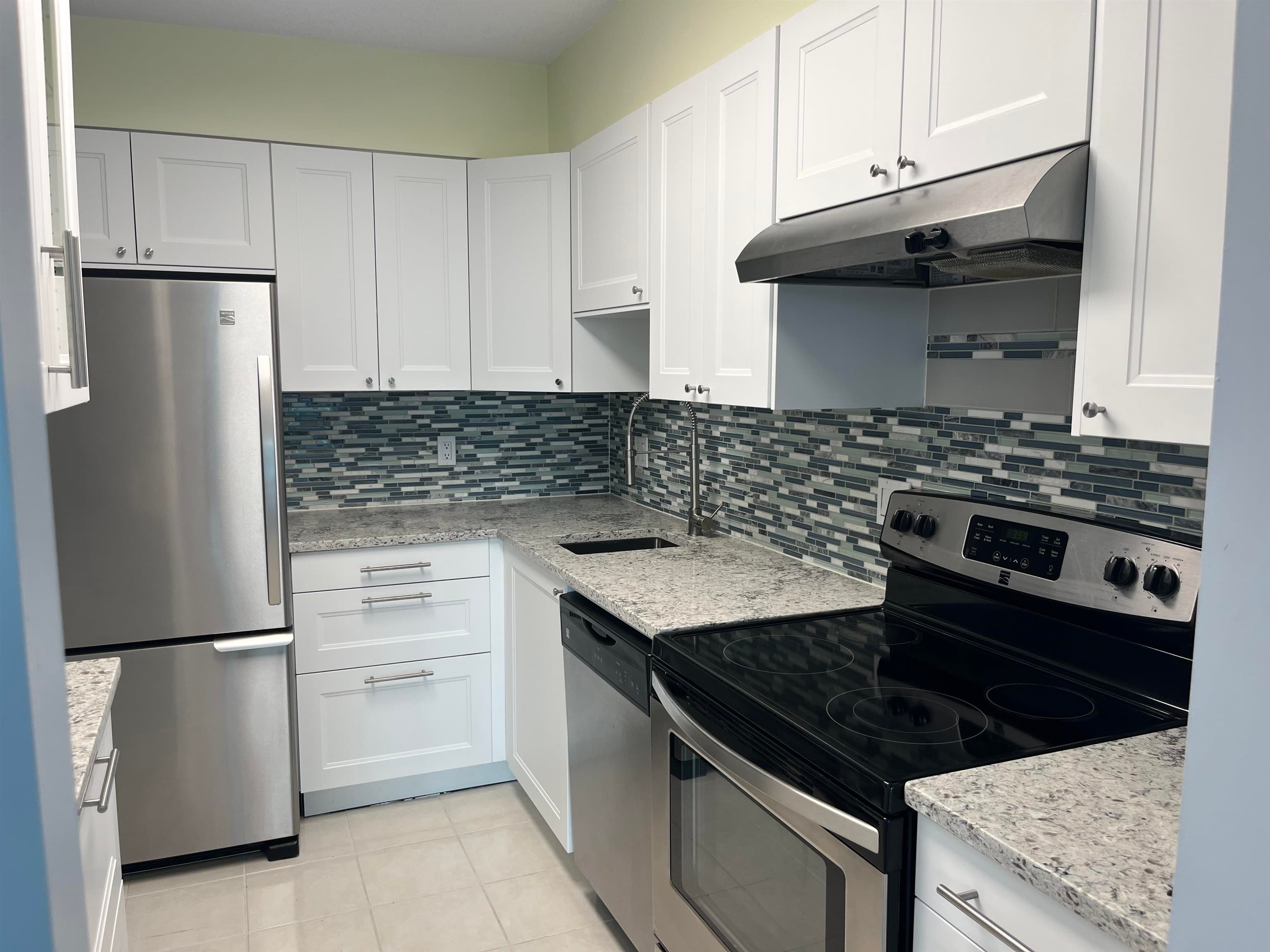 1105 - 5833 Wilson Avenue, Burnaby, V5H 4R8 — photo 4