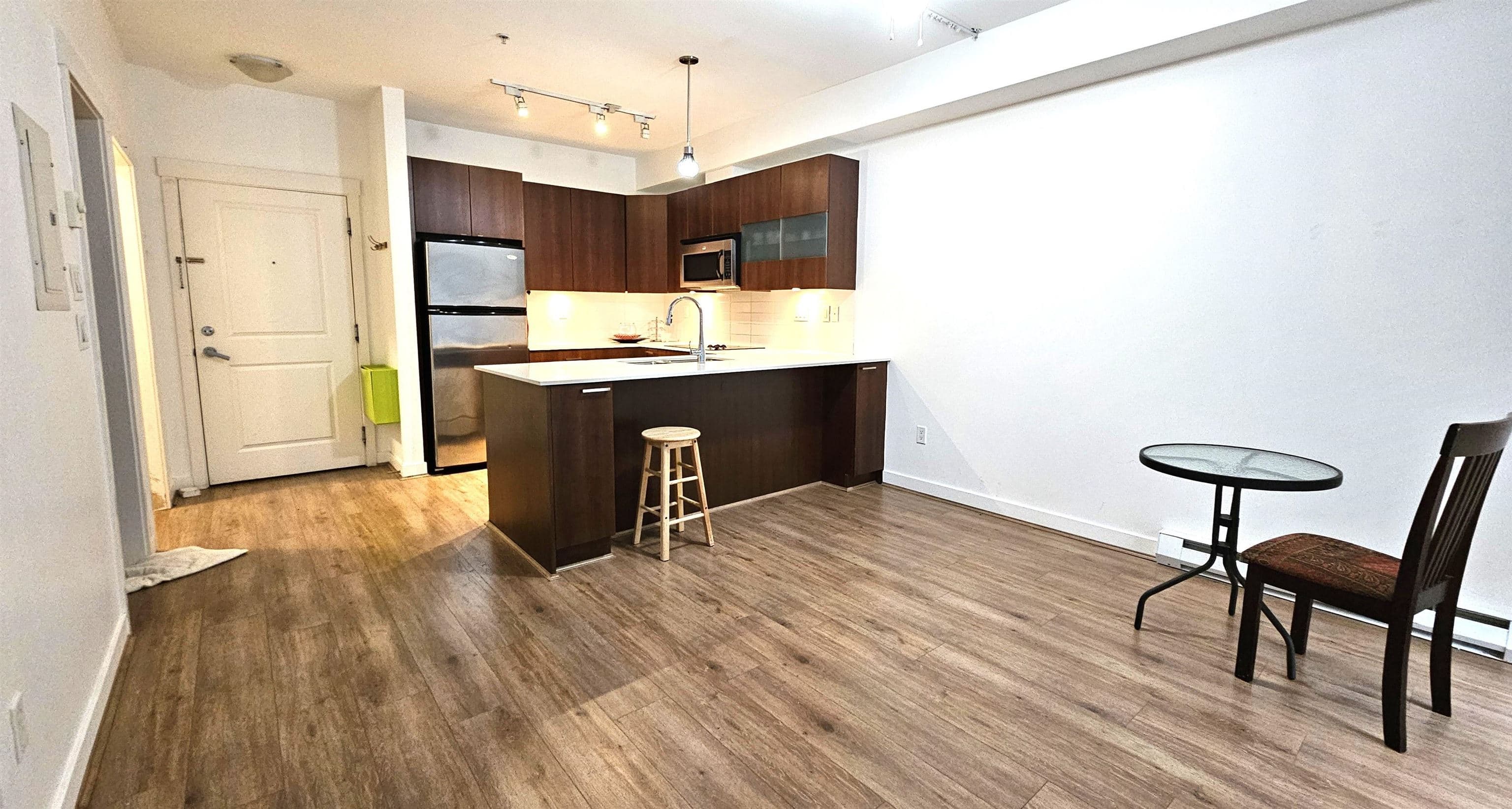 220 - 13321 102a Avenue, Surrey, V3T 1P6 — photo 1