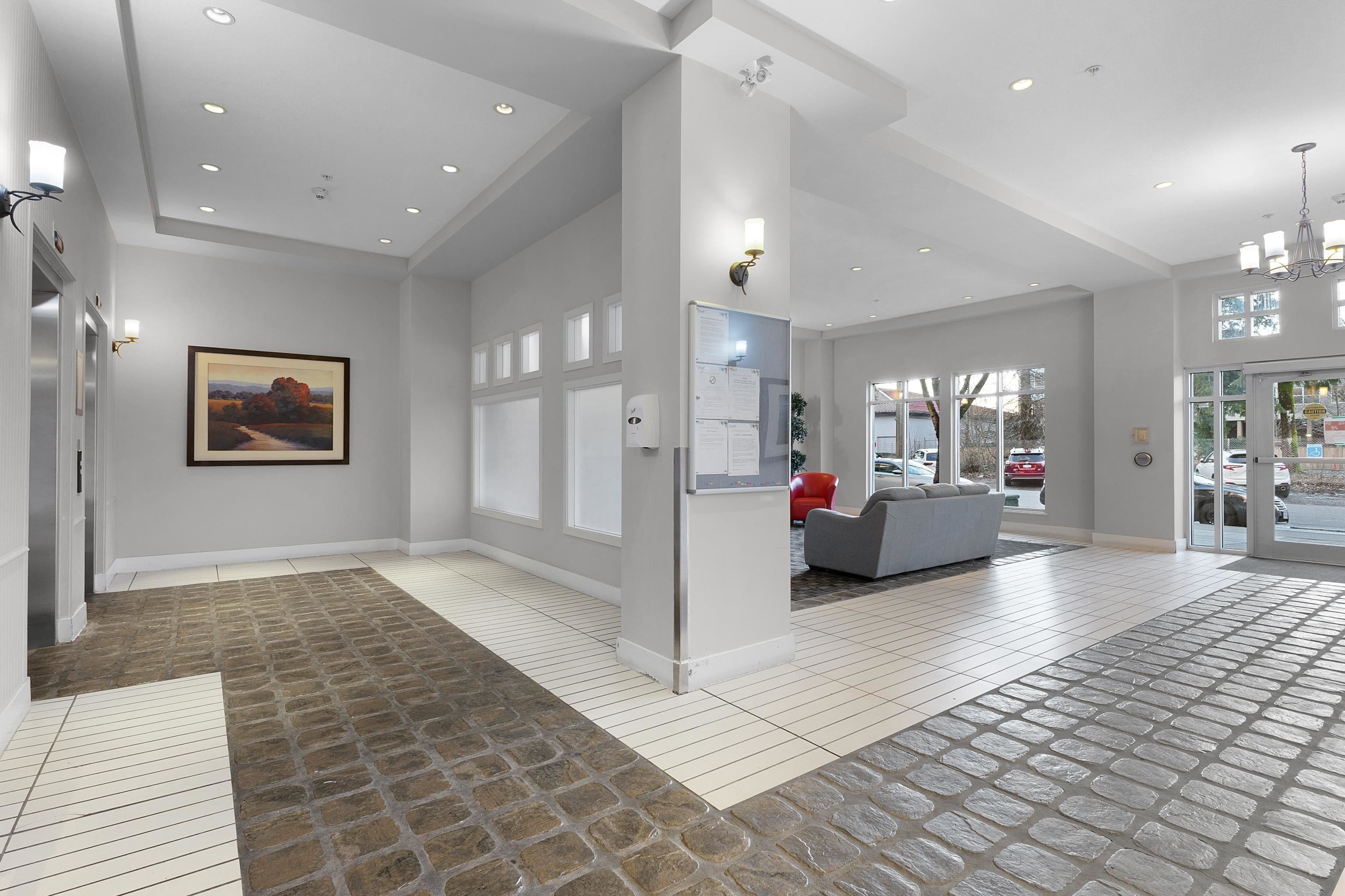 318 - 10180 153 Street, Surrey, V3R 0B5 — photo 4
