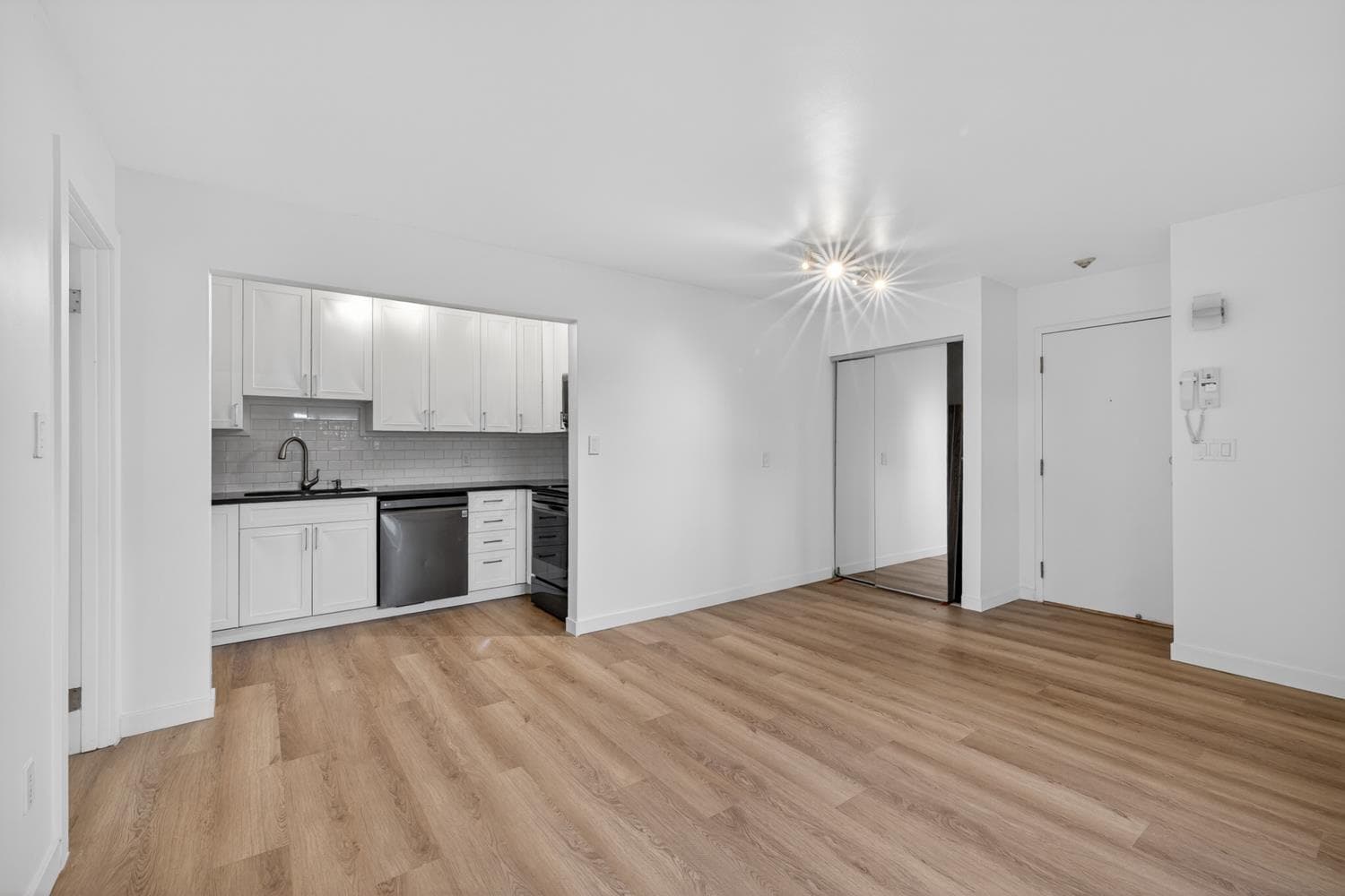 101 - 8645 Osler Street, Vancouver, V6P 4E6 — photo 4