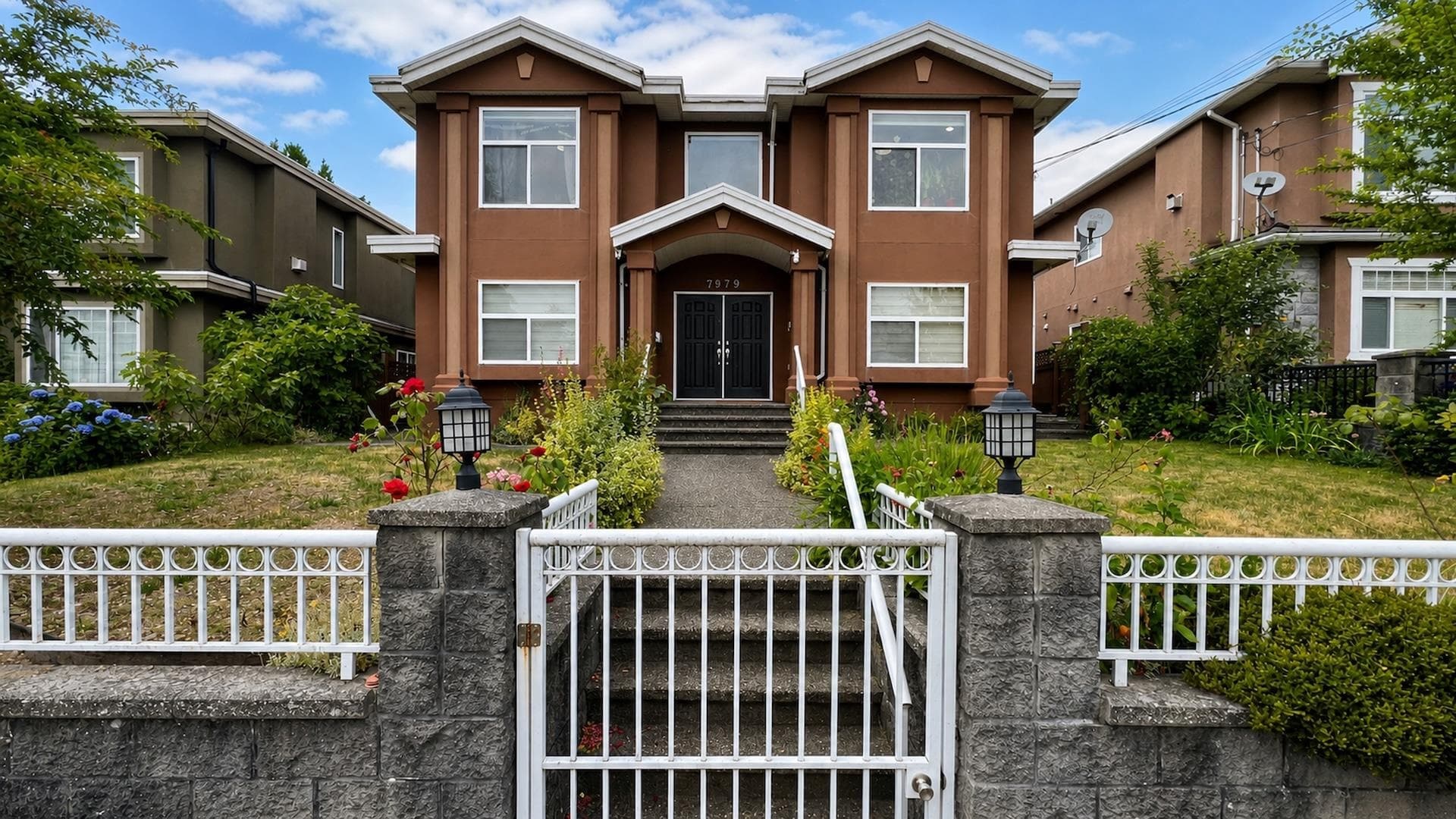 7979 11th Avenue, Burnaby, V3N 2N5 — photo 1