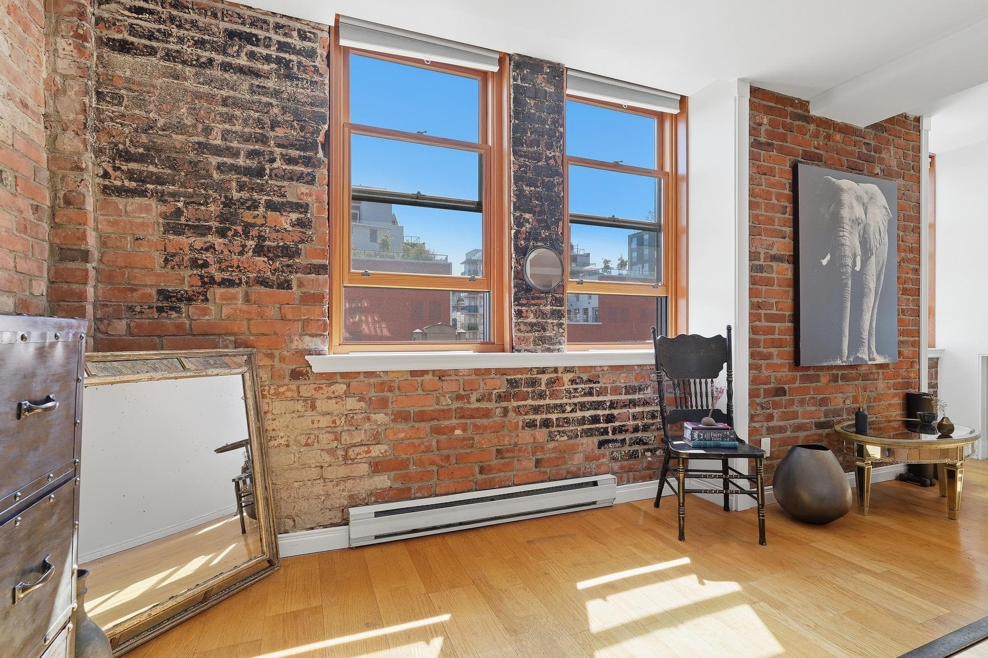 403 - 233 Abbott Street, Vancouver, V6B 2K7 — photo 1