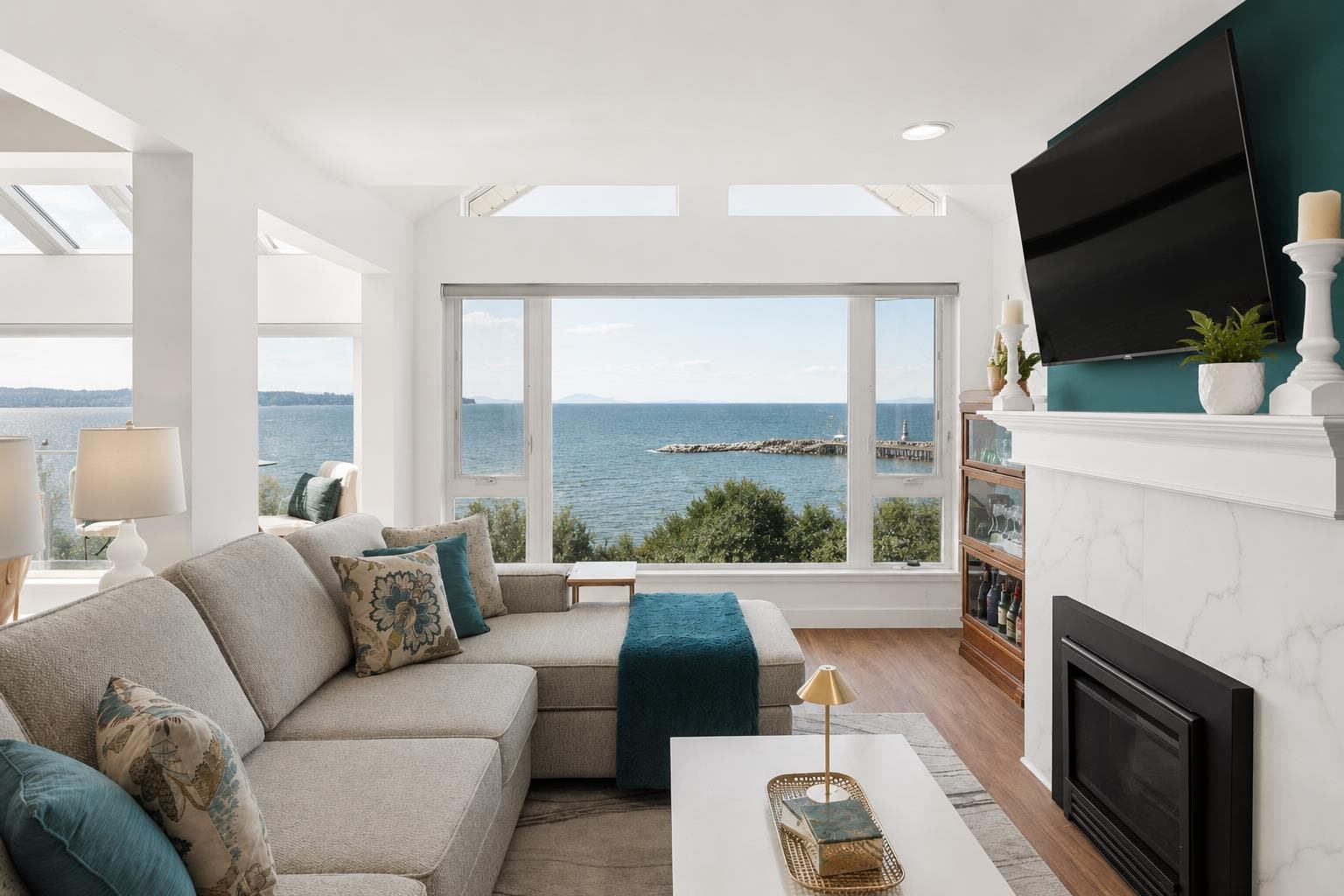 202 - 15165 Marine Drive, White Rock, V4B 1C5 — photo 2