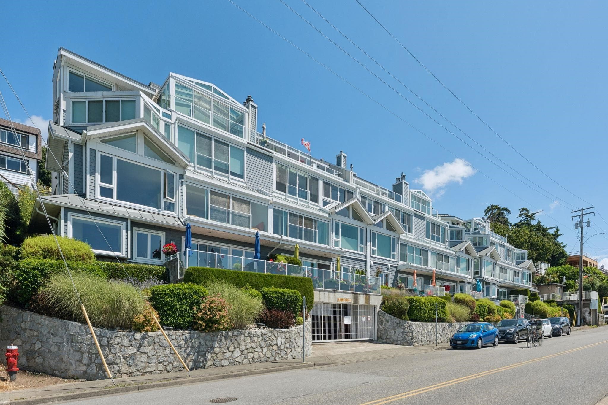 202 - 15165 Marine Drive, White Rock, V4B 1C5 — photo 1