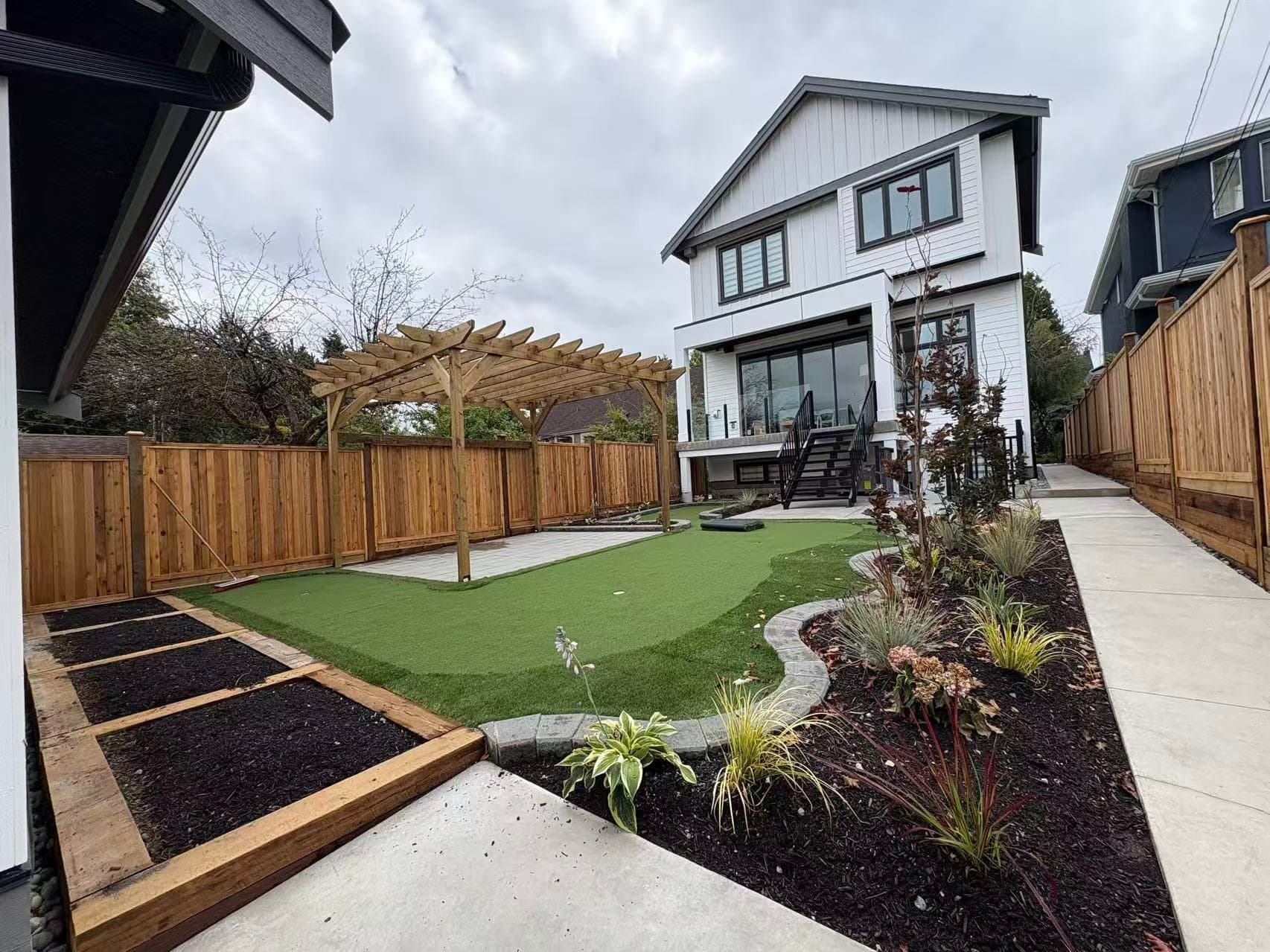 945 E 28th Ave, Vancouver, V5V 2P3 — photo 2