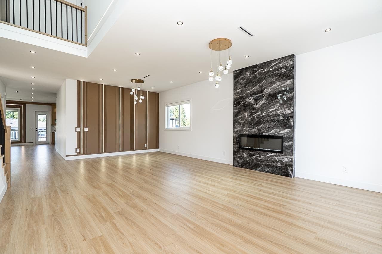 13979 113 Avenue, Surrey, V3R 2K2 — photo 3