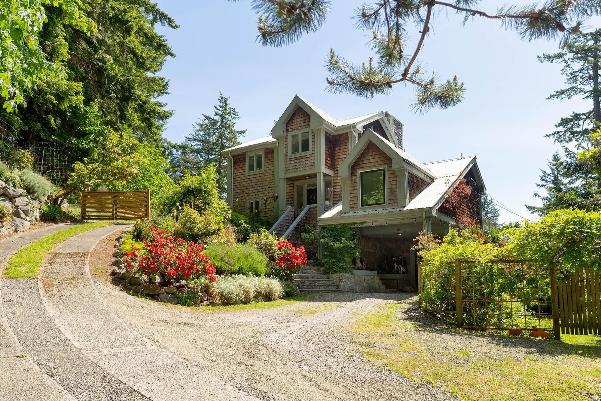 342 Creek Road, Bowen Island, V0N 1G1 — photo 1