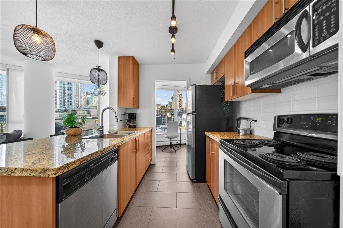 905 - 58 Keefer Place, Vancouver, V6B 0B8 — photo 2