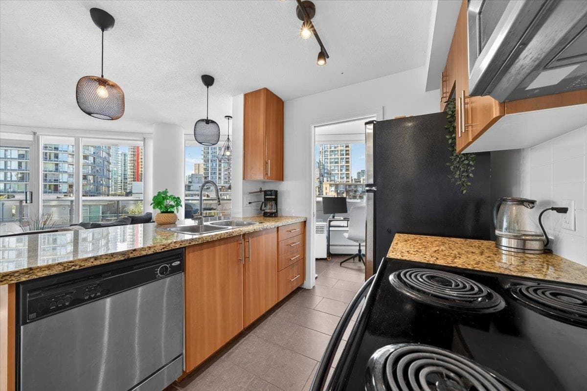 905 - 58 Keefer Place, Vancouver, V6B 0B8 — photo 3